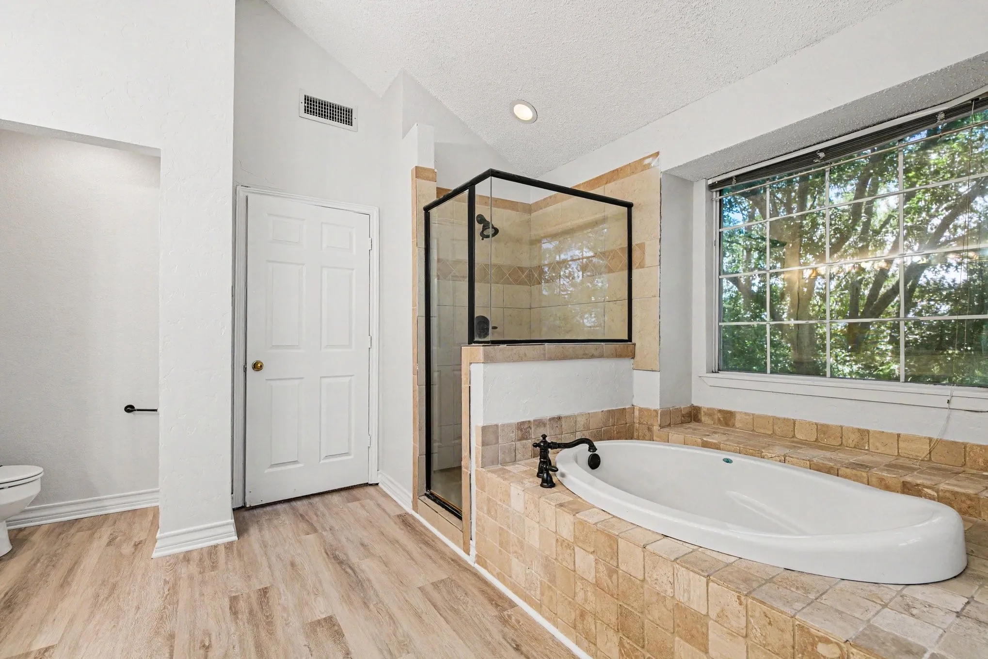Single Family Residence For Sale in Tarrant County , 7654 Moss Court, North Richland Hills, Texas 76182, 4 Bedroom, 3 Bathroom, 2 Garage spaces, 2,333 Sqft, built in 1990, mls#21300528, Real Estate Agent in North Richland Hills, Homes For Sale in Tarrant county, Homes For Sale in North Richland Hills, Realtor in North Richland Hills Texas, Real Estate Brokerage Independent Realty Texas, Luminita Cordes Realtor