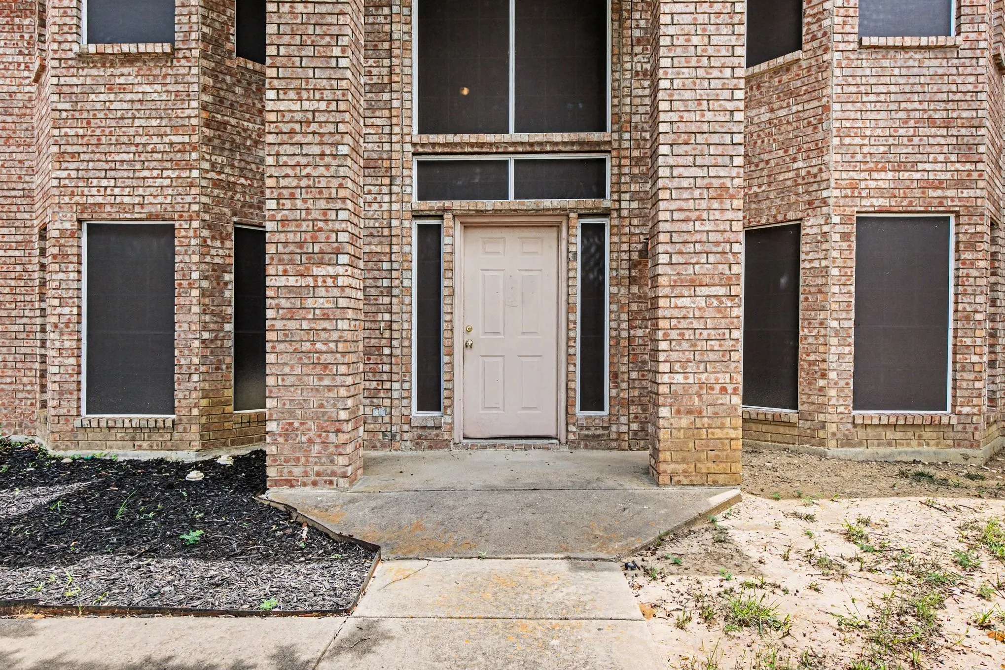 Single Family Residence For Sale in Tarrant County , 7654 Moss Court, North Richland Hills, Texas 76182, 4 Bedroom, 3 Bathroom, 2 Garage spaces, 2,333 Sqft, built in 1990, mls#21300528, Real Estate Agent in North Richland Hills, Homes For Sale in Tarrant county, Homes For Sale in North Richland Hills, Realtor in North Richland Hills Texas, Real Estate Brokerage Independent Realty Texas, Luminita Cordes Realtor