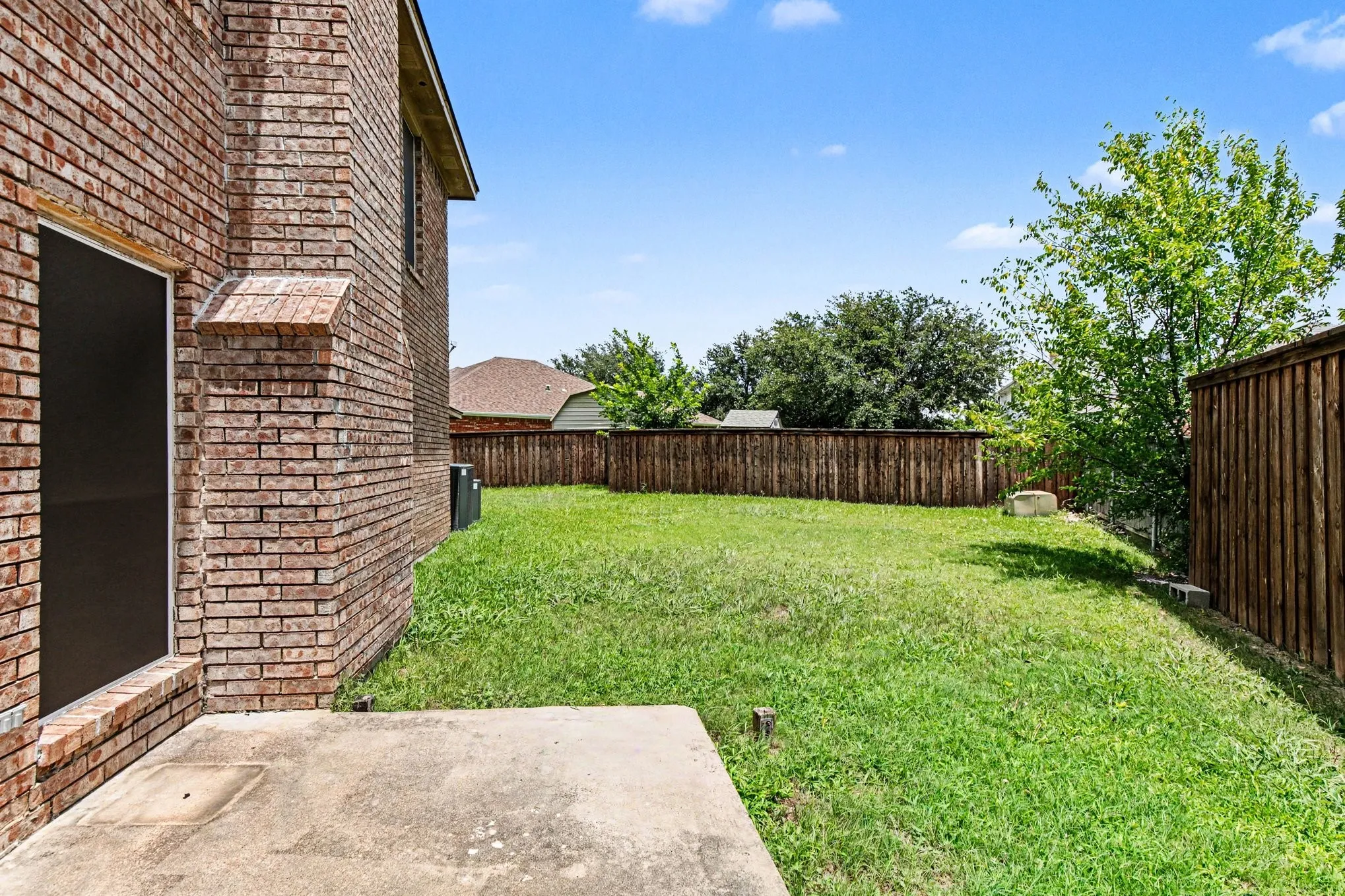 Single Family Residence For Sale in Tarrant County , 7654 Moss Court, North Richland Hills, Texas 76182, 4 Bedroom, 3 Bathroom, 2 Garage spaces, 2,333 Sqft, built in 1990, mls#21300528, Real Estate Agent in North Richland Hills, Homes For Sale in Tarrant county, Homes For Sale in North Richland Hills, Realtor in North Richland Hills Texas, Real Estate Brokerage Independent Realty Texas, Luminita Cordes Realtor