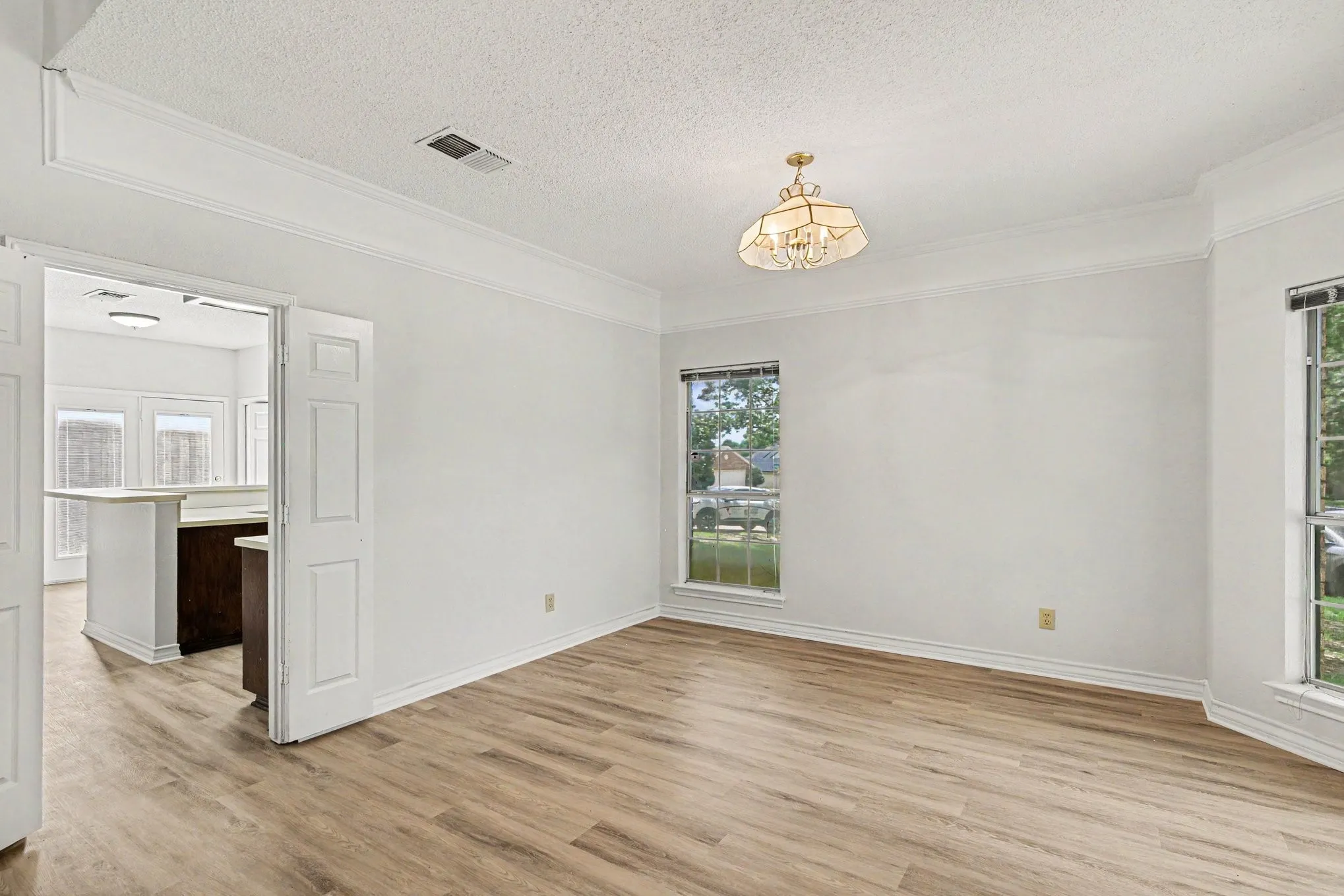 Single Family Residence For Sale in Tarrant County , 7654 Moss Court, North Richland Hills, Texas 76182, 4 Bedroom, 3 Bathroom, 2 Garage spaces, 2,333 Sqft, built in 1990, mls#21300528, Real Estate Agent in North Richland Hills, Homes For Sale in Tarrant county, Homes For Sale in North Richland Hills, Realtor in North Richland Hills Texas, Real Estate Brokerage Independent Realty Texas, Luminita Cordes Realtor