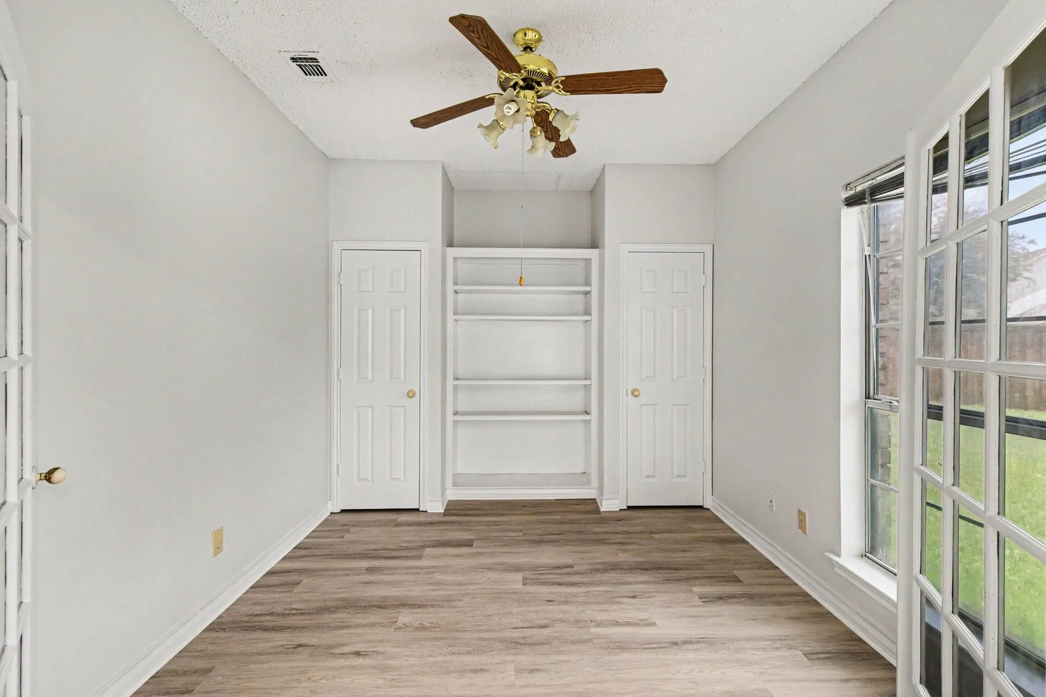 Single Family Residence For Sale in Tarrant County , 7654 Moss Court, North Richland Hills, Texas 76182, 4 Bedroom, 3 Bathroom, 2 Garage spaces, 2,333 Sqft, built in 1990, mls#21300528, Real Estate Agent in North Richland Hills, Homes For Sale in Tarrant county, Homes For Sale in North Richland Hills, Realtor in North Richland Hills Texas, Real Estate Brokerage Independent Realty Texas, Luminita Cordes Realtor