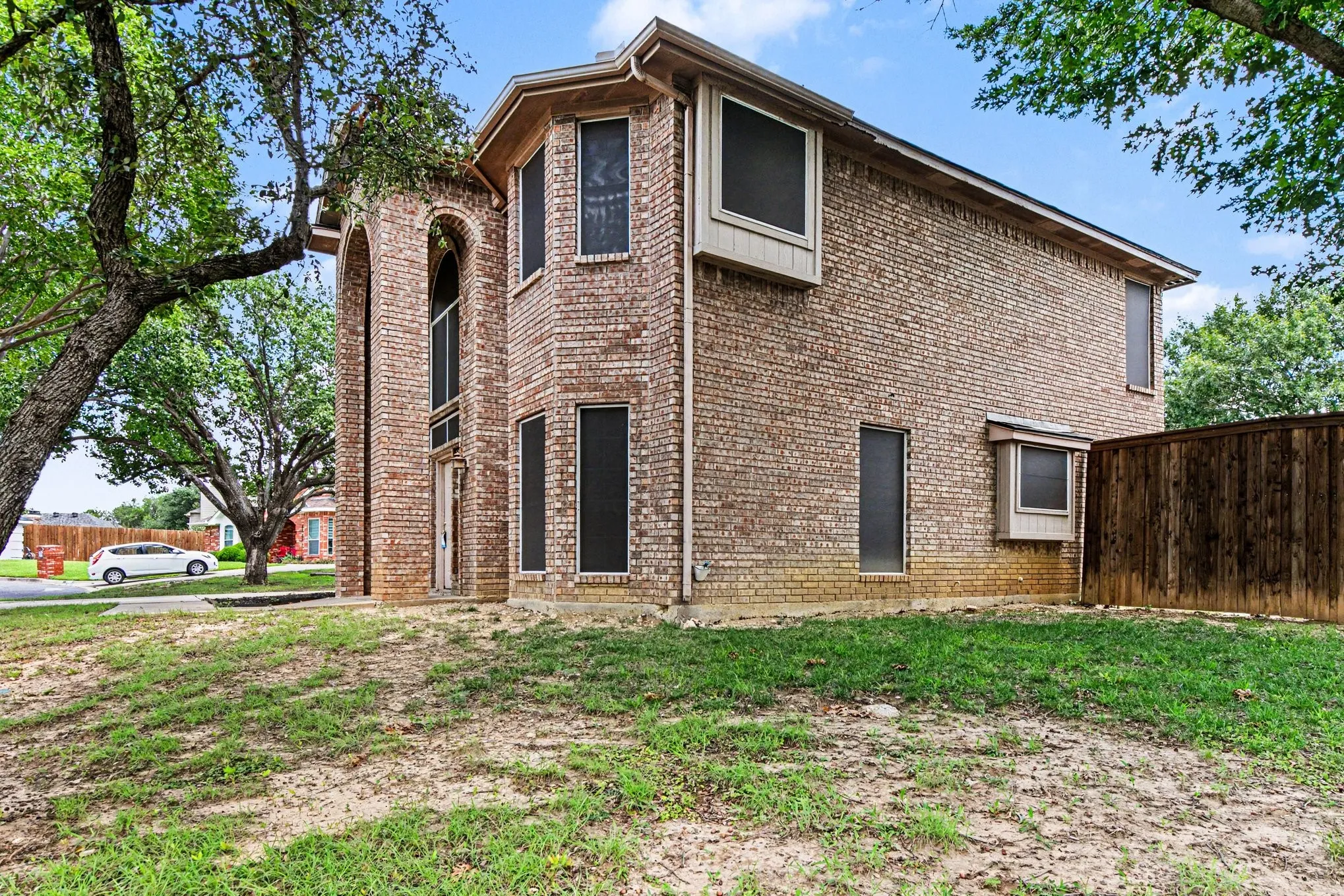 Single Family Residence For Sale in Tarrant County , 7654 Moss Court, North Richland Hills, Texas 76182, 4 Bedroom, 3 Bathroom, 2 Garage spaces, 2,333 Sqft, built in 1990, mls#21300528, Real Estate Agent in North Richland Hills, Homes For Sale in Tarrant county, Homes For Sale in North Richland Hills, Realtor in North Richland Hills Texas, Real Estate Brokerage Independent Realty Texas, Luminita Cordes Realtor