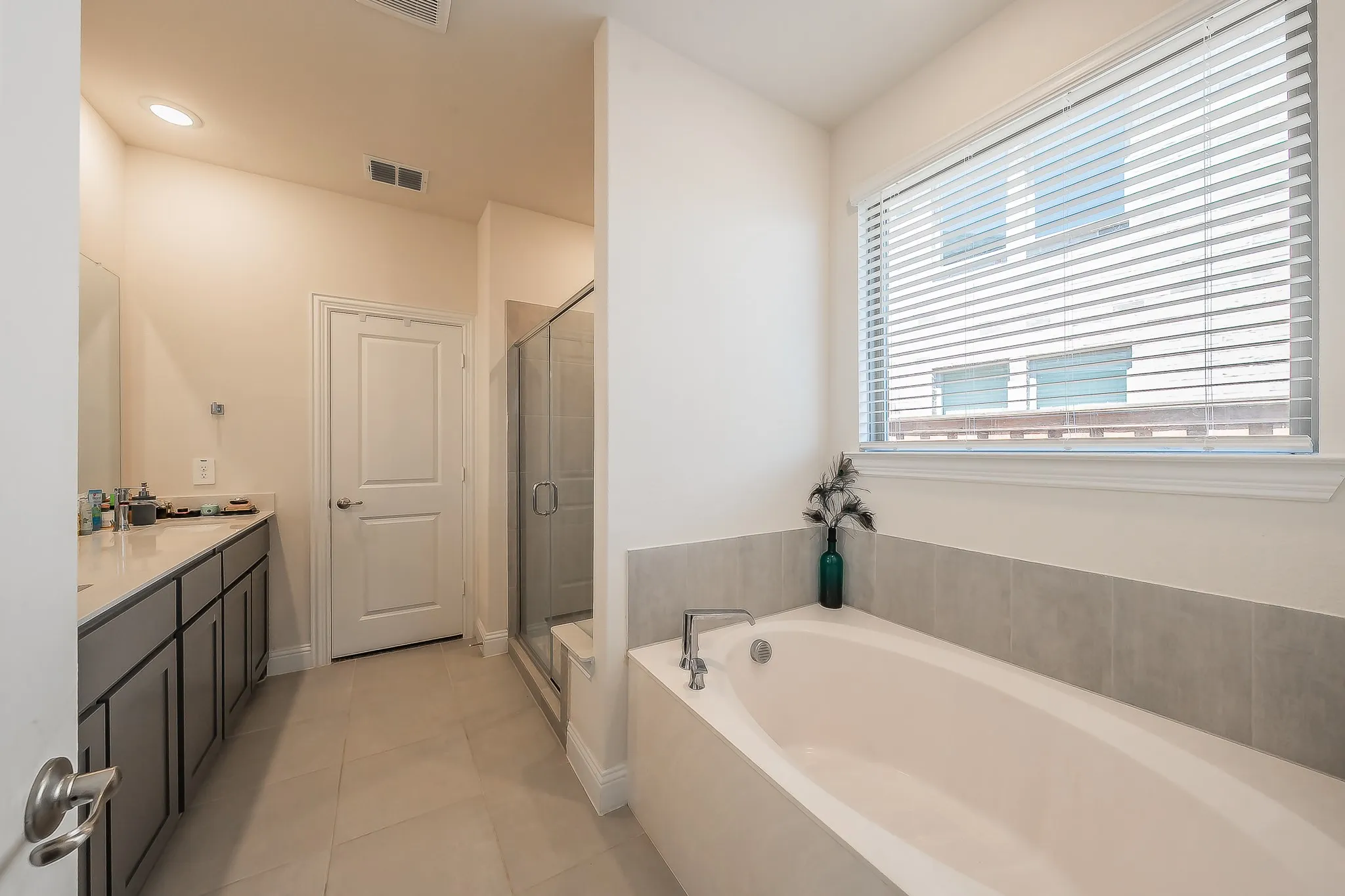 Single Family Residence For Sale in Denton County , 317 Brooklawn Avenue, Little Elm, Texas 75068, 4 Bedroom, 3 Bathroom, 2 Garage spaces, 3,045 Sqft, built in 2024, mls#21301060, Real Estate Agent in Little Elm, Homes For Sale in Denton county, Homes For Sale in Little Elm, Realtor in Little Elm Texas, Real Estate Brokerage Independent Realty Texas, Luminita Cordes Realtor