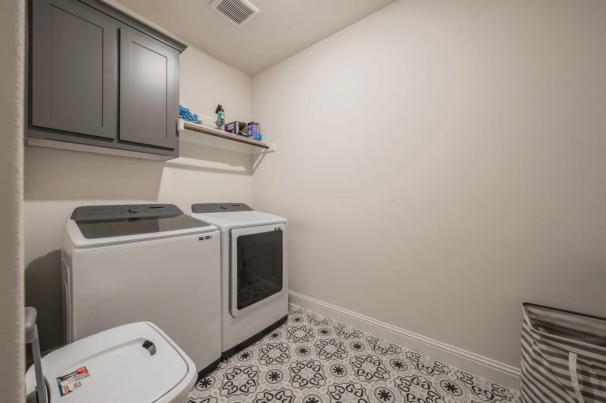 Single Family Residence For Sale in Denton County , 317 Brooklawn Avenue, Little Elm, Texas 75068, 4 Bedroom, 3 Bathroom, 2 Garage spaces, 3,045 Sqft, built in 2024, mls#21301060, Real Estate Agent in Little Elm, Homes For Sale in Denton county, Homes For Sale in Little Elm, Realtor in Little Elm Texas, Real Estate Brokerage Independent Realty Texas, Luminita Cordes Realtor