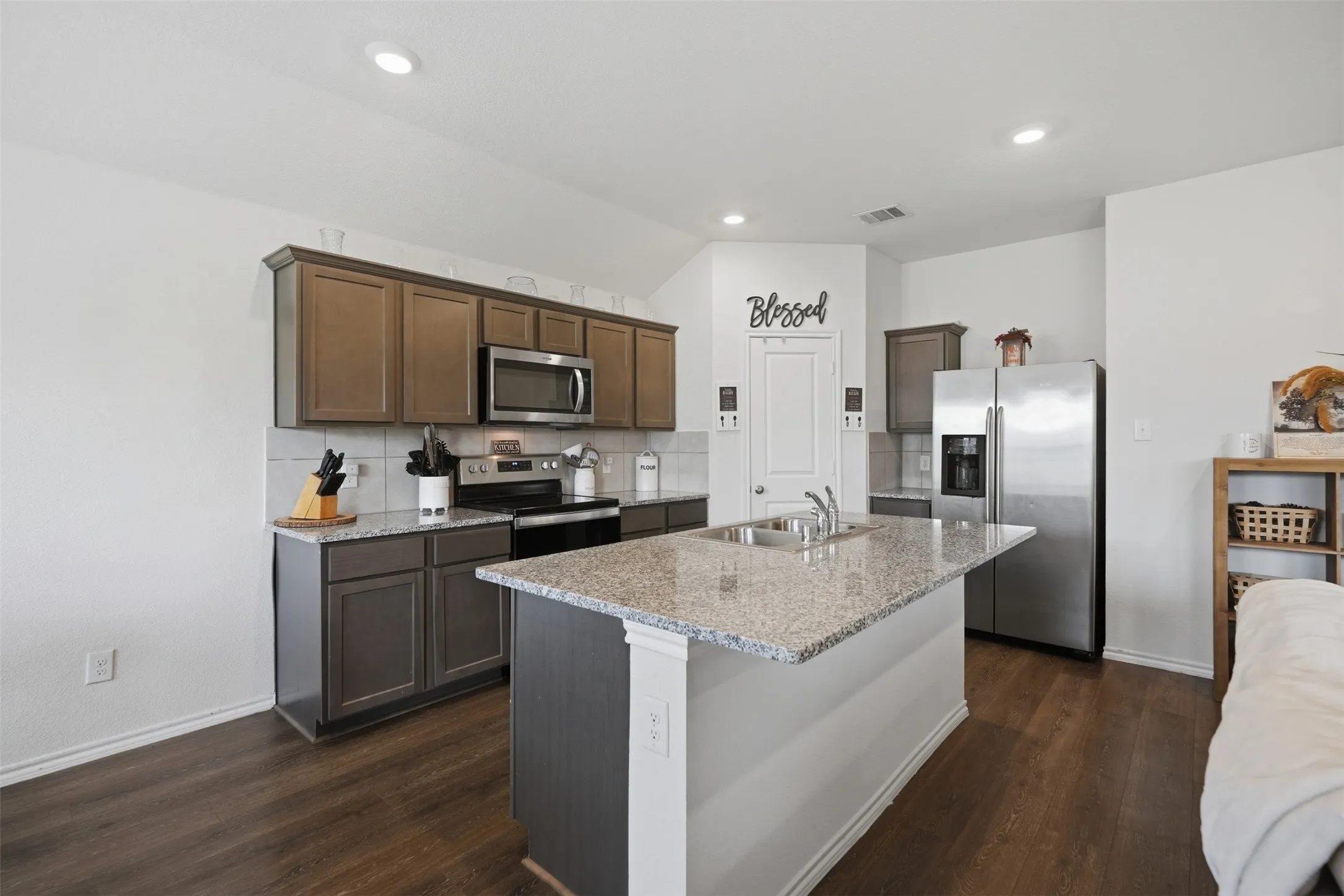 Single Family Residence For Sale in Kaufman County , 2424 Wildhaven Road, Crandall, Texas 75114, 3 Bedroom, 2 Bathroom, 2 Garage spaces, 1,521 Sqft, built in 2021, mls#21301078, Real Estate Agent in Crandall, Homes For Sale in Kaufman county, Homes For Sale in Crandall, Realtor in Crandall Texas, Real Estate Brokerage Independent Realty Texas, Luminita Cordes Realtor