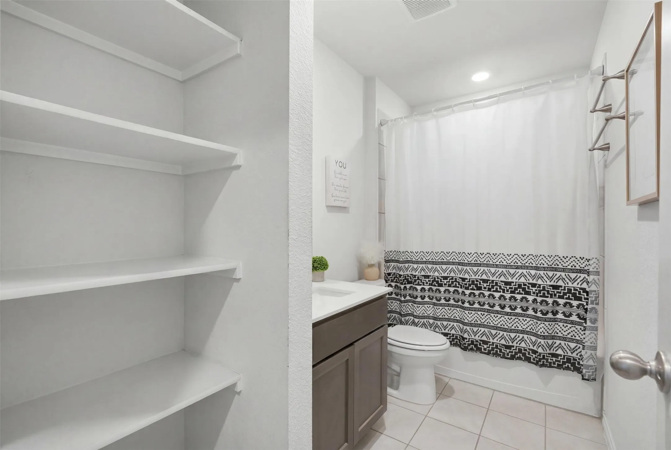 Single Family Residence For Sale in Kaufman County , 2424 Wildhaven Road, Crandall, Texas 75114, 3 Bedroom, 2 Bathroom, 2 Garage spaces, 1,521 Sqft, built in 2021, mls#21301078, Real Estate Agent in Crandall, Homes For Sale in Kaufman county, Homes For Sale in Crandall, Realtor in Crandall Texas, Real Estate Brokerage Independent Realty Texas, Luminita Cordes Realtor