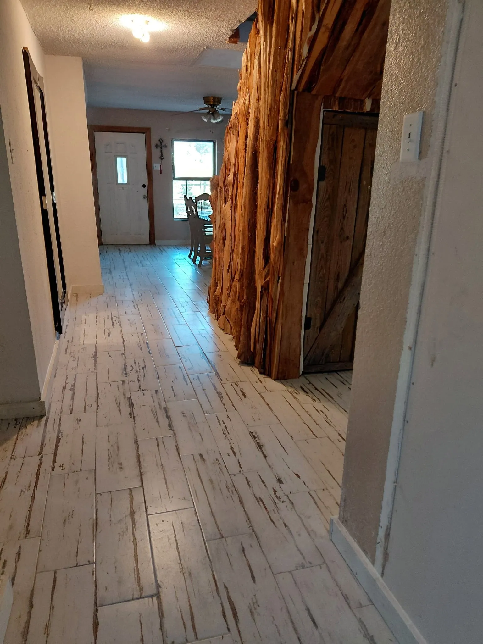 Single Family Residence For Sale in Van Zandt County , 123 Private Road 7827, Wills Point, Texas 75169, 3 Bedroom, 1 Bathroom, Garage spaces, 1,392 Sqft, built in 1977, mls#21301076, Real Estate Agent in Wills Point, Homes For Sale in Van Zandt county, Homes For Sale in Wills Point, Realtor in Wills Point Texas, Real Estate Brokerage Independent Realty Texas, Luminita Cordes Realtor