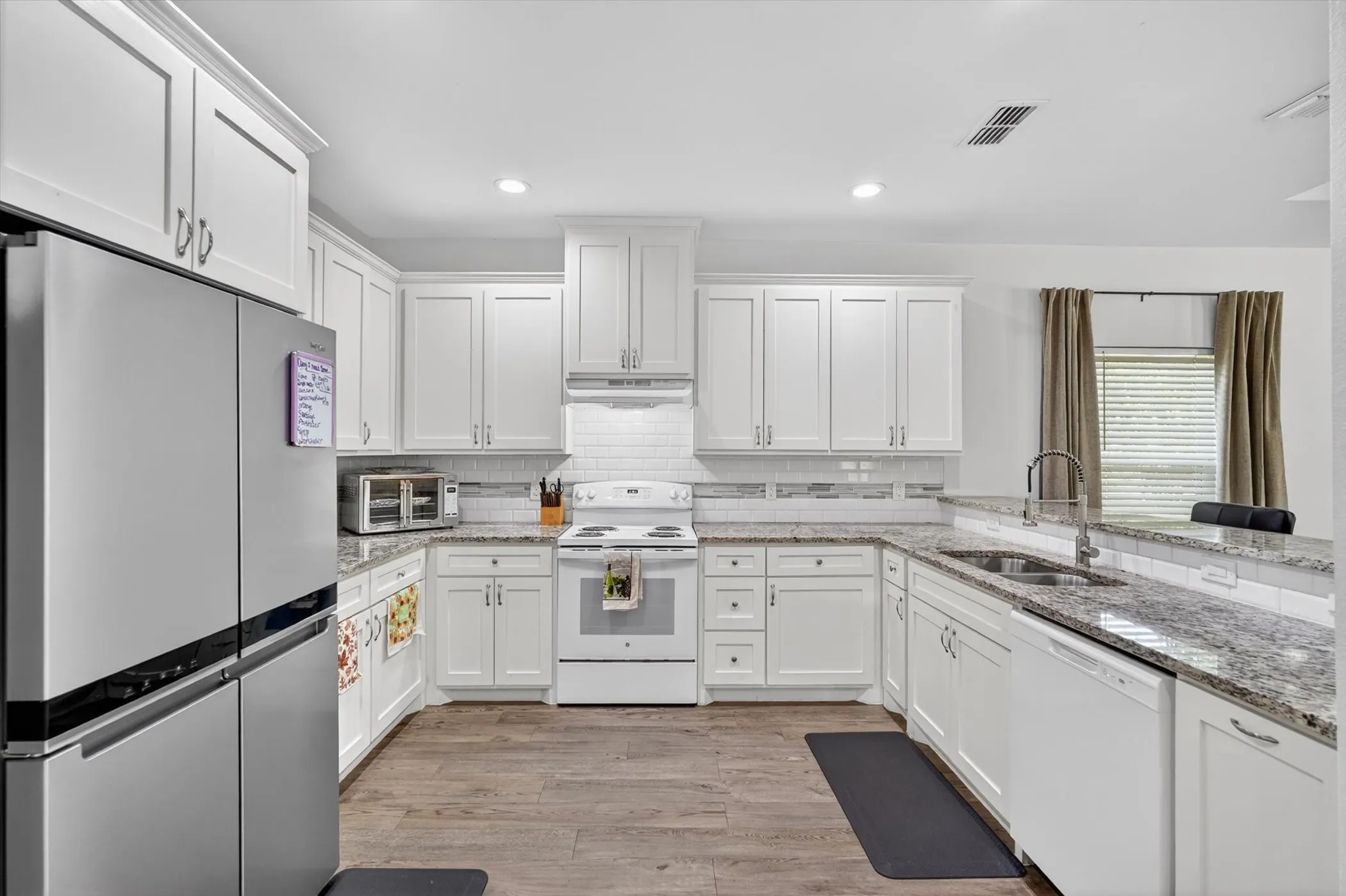 Single Family Residence For Sale in Dallas County , 4552 Corregidor Street, Dallas, Texas 75216, 3 Bedroom, 3 Bathroom, Garage spaces, 1,976 Sqft, built in 2022, mls#21286202, Real Estate Agent in Dallas, Homes For Sale in Dallas county, Homes For Sale in Dallas, Realtor in Dallas Texas, Real Estate Brokerage Independent Realty Texas, Luminita Cordes Realtor