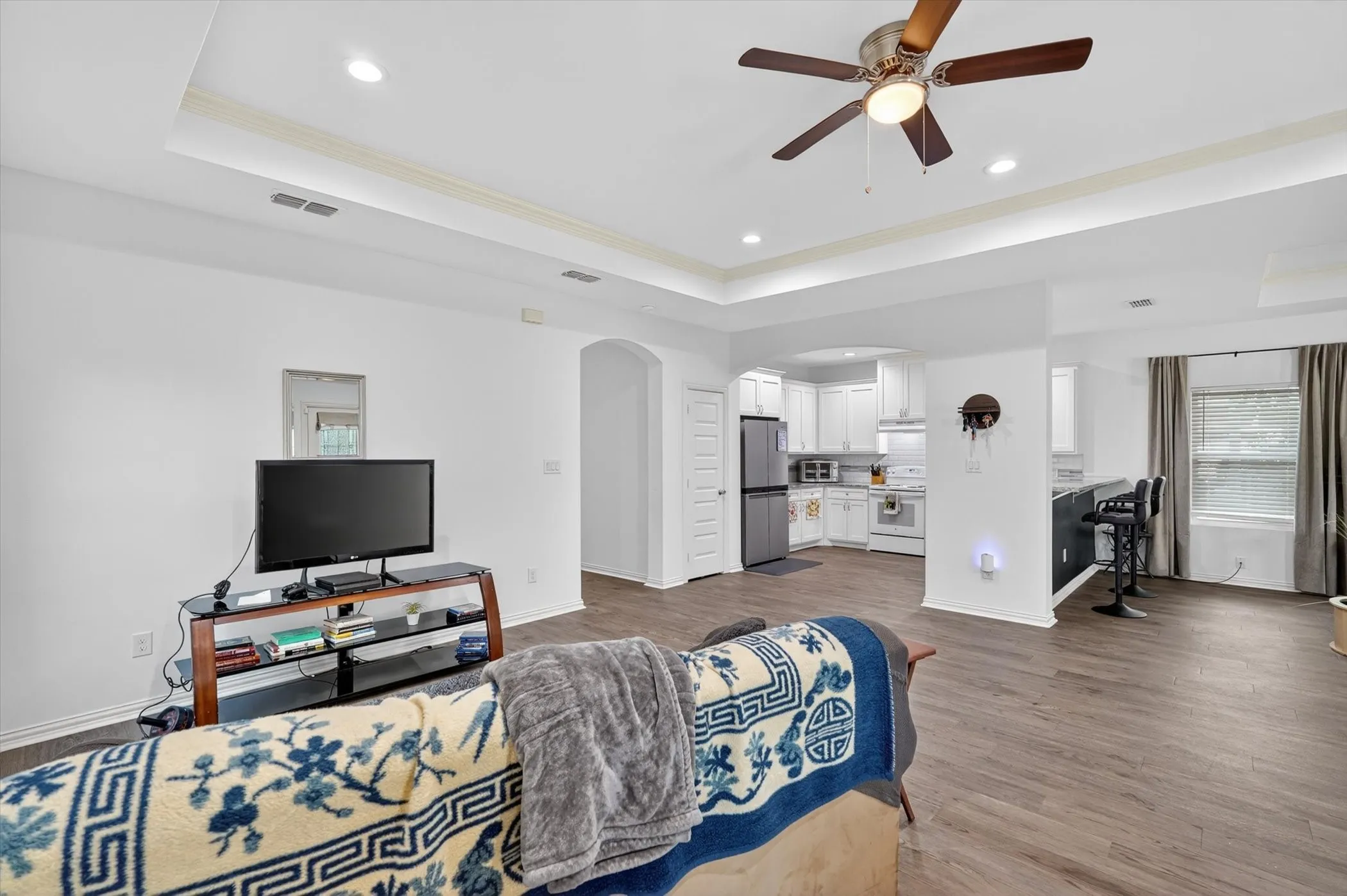 Single Family Residence For Sale in Dallas County , 4552 Corregidor Street, Dallas, Texas 75216, 3 Bedroom, 3 Bathroom, Garage spaces, 1,976 Sqft, built in 2022, mls#21286202, Real Estate Agent in Dallas, Homes For Sale in Dallas county, Homes For Sale in Dallas, Realtor in Dallas Texas, Real Estate Brokerage Independent Realty Texas, Luminita Cordes Realtor