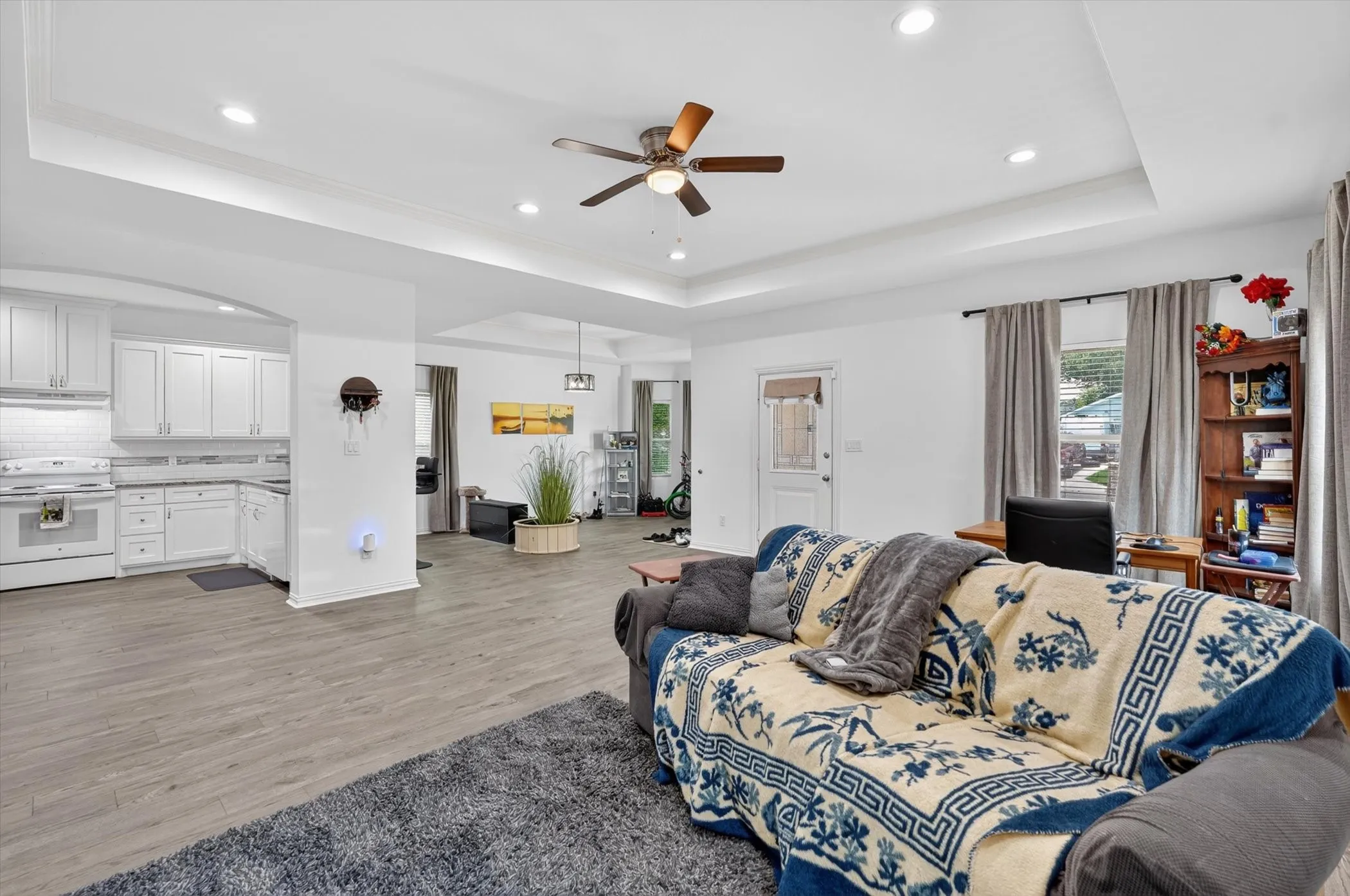 Single Family Residence For Sale in Dallas County , 4552 Corregidor Street, Dallas, Texas 75216, 3 Bedroom, 3 Bathroom, Garage spaces, 1,976 Sqft, built in 2022, mls#21286202, Real Estate Agent in Dallas, Homes For Sale in Dallas county, Homes For Sale in Dallas, Realtor in Dallas Texas, Real Estate Brokerage Independent Realty Texas, Luminita Cordes Realtor