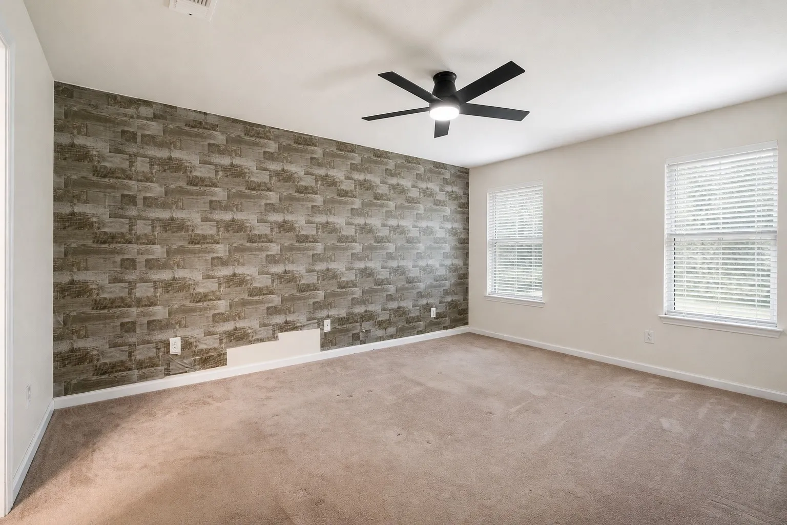 Single Family Residence For Sale in Denton County , 1425 Turtle Cove Drive, Little Elm, Texas 75068, 3 Bedroom, 2 Bathroom, 2 Garage spaces, 1,437 Sqft, built in 1999, mls#21297016, Real Estate Agent in Little Elm, Homes For Sale in Denton county, Homes For Sale in Little Elm, Realtor in Little Elm Texas, Real Estate Brokerage Independent Realty Texas, Luminita Cordes Realtor
