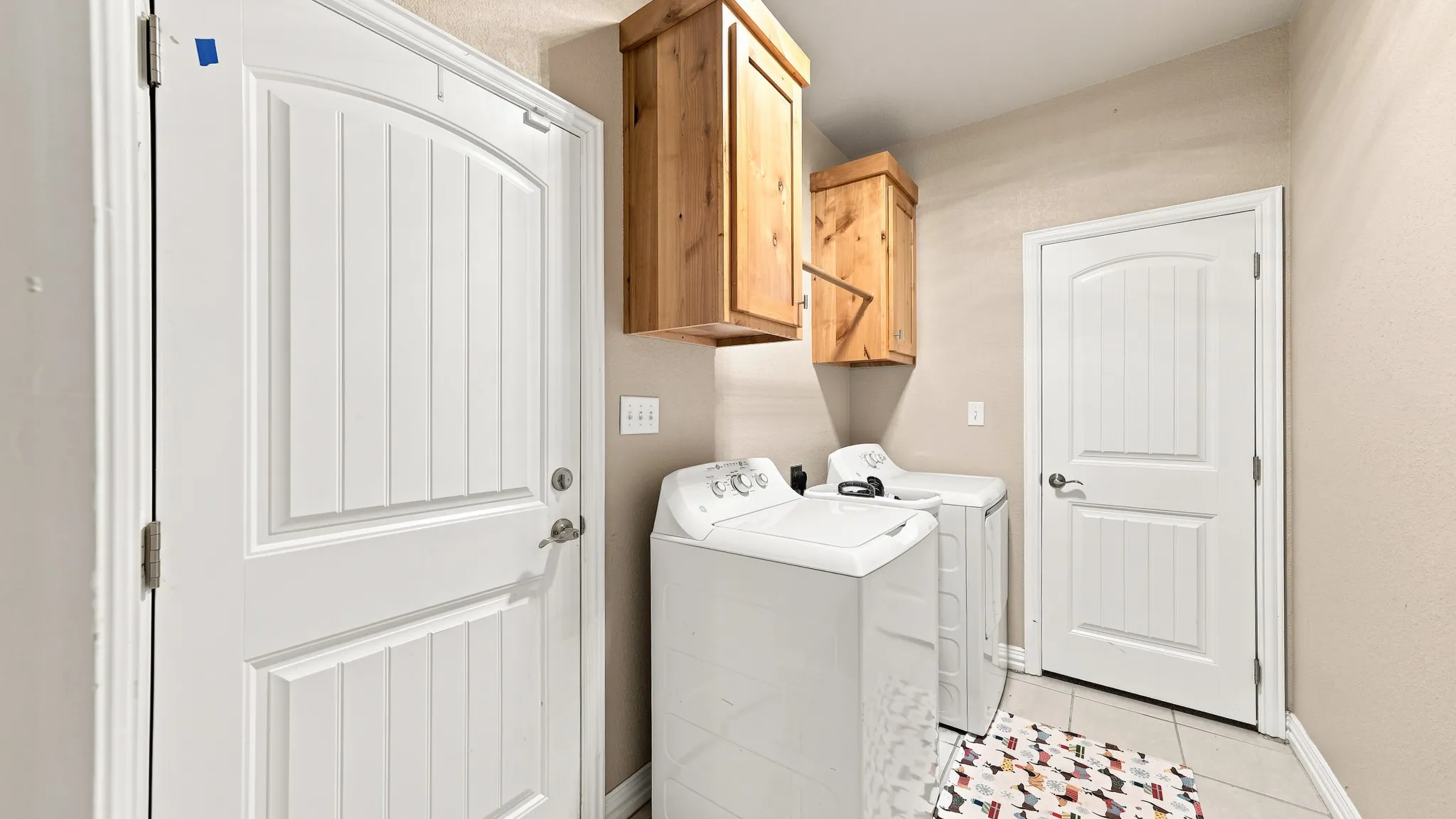 Single Family Residence For Sale in Hood County , 4016 Cherokee Court, Granbury, Texas 76048, 4 Bedroom, 2 Bathroom, 2 Garage spaces, 1,917 Sqft, built in 2019, mls#21299737, Real Estate Agent in Granbury, Homes For Sale in Hood county, Homes For Sale in Granbury, Realtor in Granbury Texas, Real Estate Brokerage Independent Realty Texas, Luminita Cordes Realtor