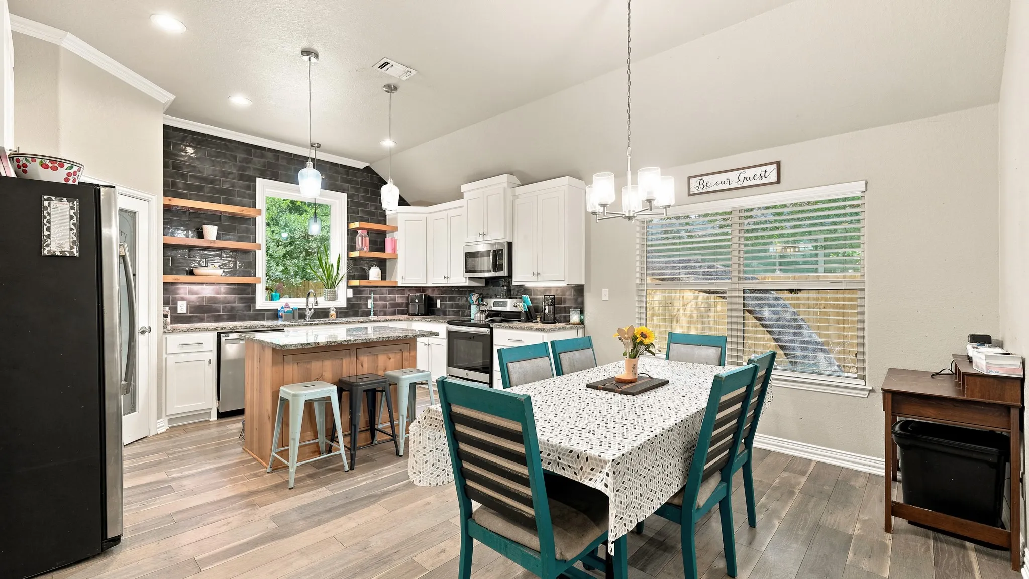 Single Family Residence For Sale in Hood County , 4016 Cherokee Court, Granbury, Texas 76048, 4 Bedroom, 2 Bathroom, 2 Garage spaces, 1,917 Sqft, built in 2019, mls#21299737, Real Estate Agent in Granbury, Homes For Sale in Hood county, Homes For Sale in Granbury, Realtor in Granbury Texas, Real Estate Brokerage Independent Realty Texas, Luminita Cordes Realtor