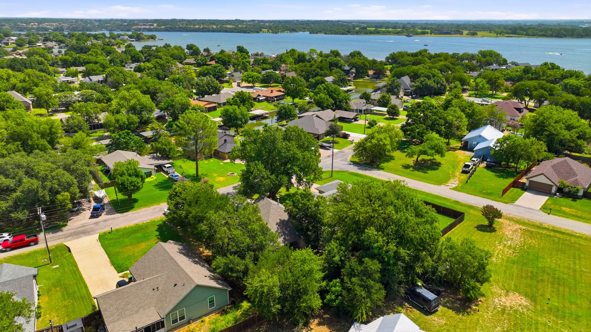 Single Family Residence For Sale in Hood County , 4016 Cherokee Court, Granbury, Texas 76048, 4 Bedroom, 2 Bathroom, 2 Garage spaces, 1,917 Sqft, built in 2019, mls#21299737, Real Estate Agent in Granbury, Homes For Sale in Hood county, Homes For Sale in Granbury, Realtor in Granbury Texas, Real Estate Brokerage Independent Realty Texas, Luminita Cordes Realtor