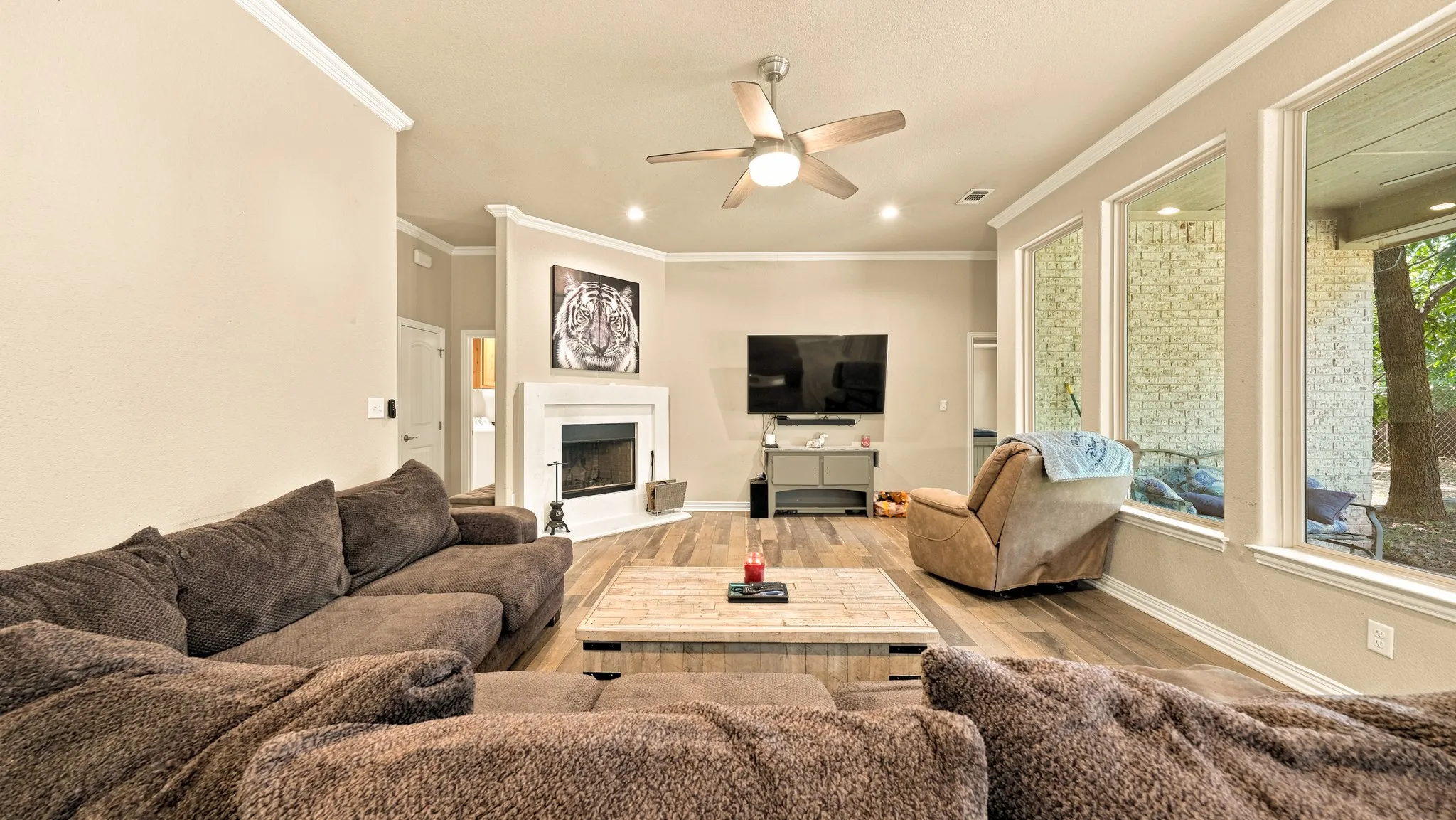 Single Family Residence For Sale in Hood County , 4016 Cherokee Court, Granbury, Texas 76048, 4 Bedroom, 2 Bathroom, 2 Garage spaces, 1,917 Sqft, built in 2019, mls#21299737, Real Estate Agent in Granbury, Homes For Sale in Hood county, Homes For Sale in Granbury, Realtor in Granbury Texas, Real Estate Brokerage Independent Realty Texas, Luminita Cordes Realtor