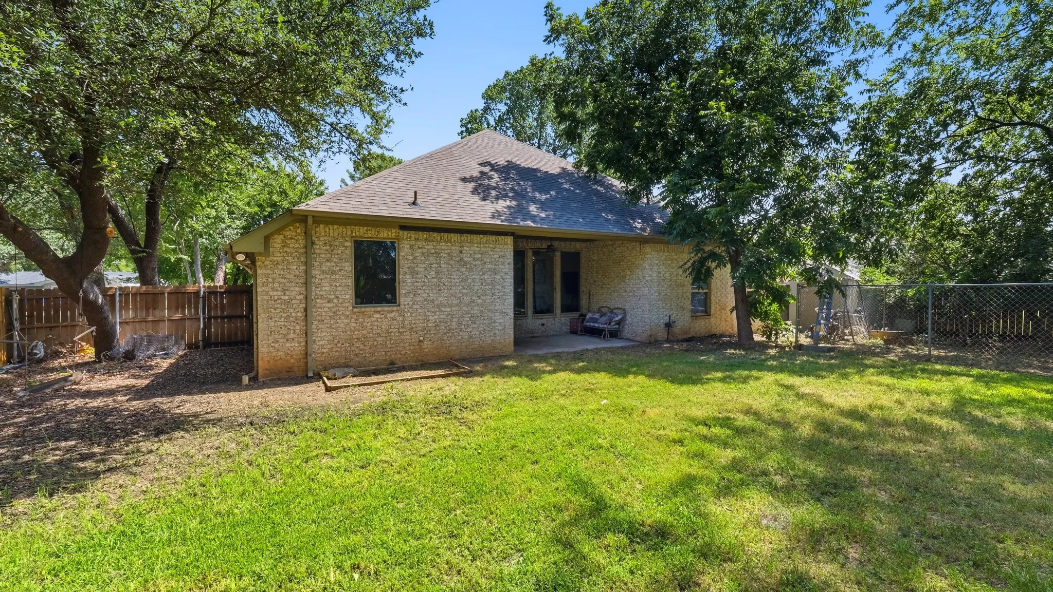Single Family Residence For Sale in Hood County , 4016 Cherokee Court, Granbury, Texas 76048, 4 Bedroom, 2 Bathroom, 2 Garage spaces, 1,917 Sqft, built in 2019, mls#21299737, Real Estate Agent in Granbury, Homes For Sale in Hood county, Homes For Sale in Granbury, Realtor in Granbury Texas, Real Estate Brokerage Independent Realty Texas, Luminita Cordes Realtor