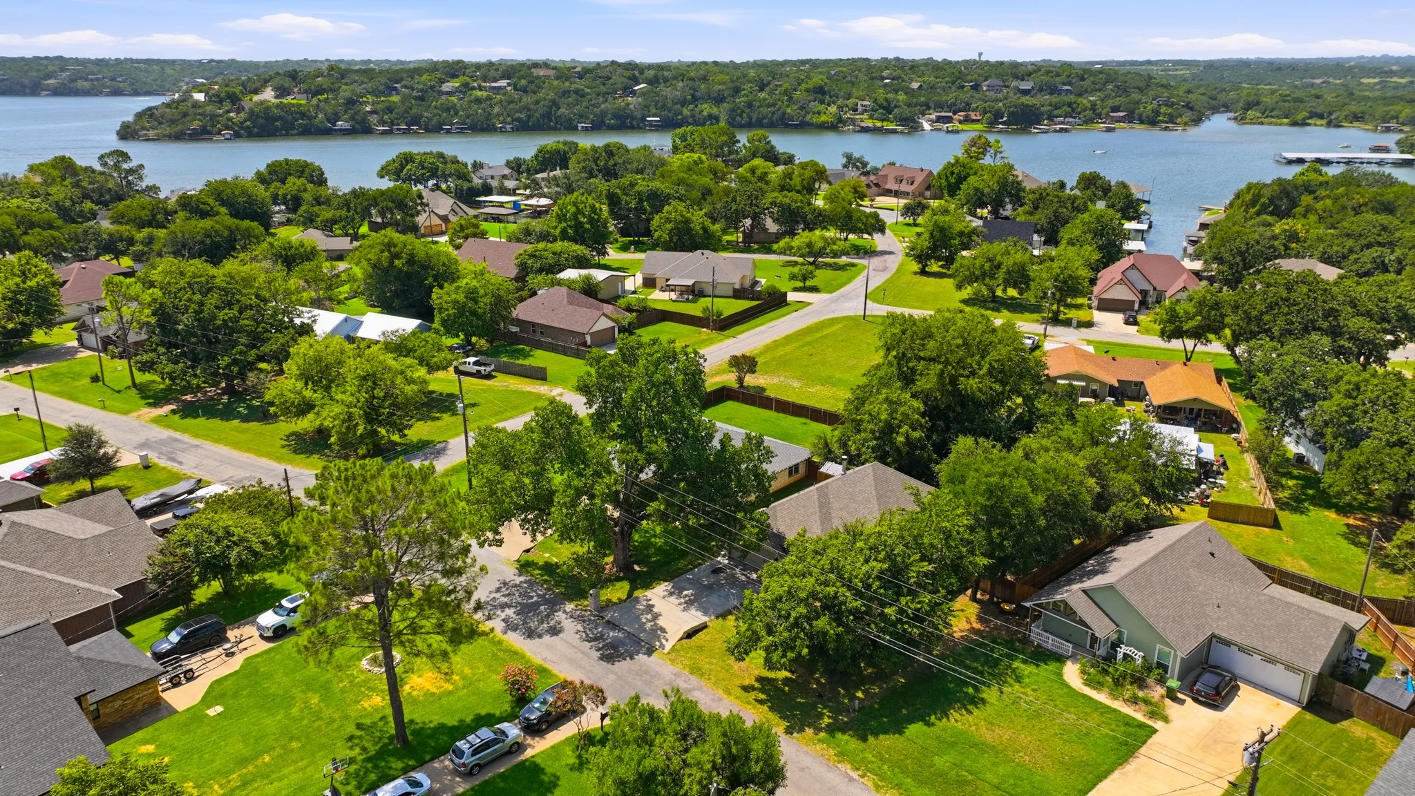 Single Family Residence For Sale in Hood County , 4016 Cherokee Court, Granbury, Texas 76048, 4 Bedroom, 2 Bathroom, 2 Garage spaces, 1,917 Sqft, built in 2019, mls#21299737, Real Estate Agent in Granbury, Homes For Sale in Hood county, Homes For Sale in Granbury, Realtor in Granbury Texas, Real Estate Brokerage Independent Realty Texas, Luminita Cordes Realtor
