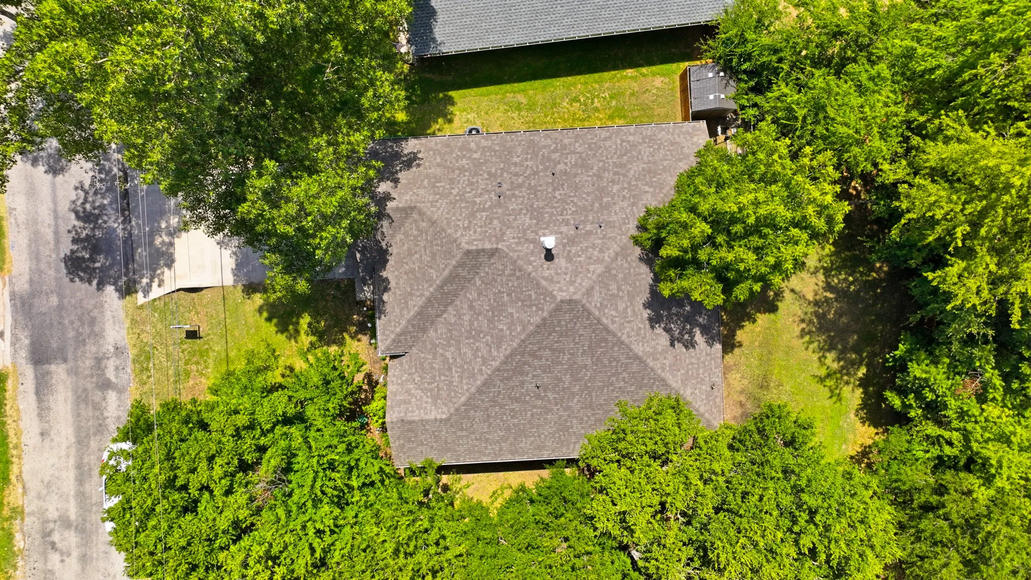 Single Family Residence For Sale in Hood County , 4016 Cherokee Court, Granbury, Texas 76048, 4 Bedroom, 2 Bathroom, 2 Garage spaces, 1,917 Sqft, built in 2019, mls#21299737, Real Estate Agent in Granbury, Homes For Sale in Hood county, Homes For Sale in Granbury, Realtor in Granbury Texas, Real Estate Brokerage Independent Realty Texas, Luminita Cordes Realtor