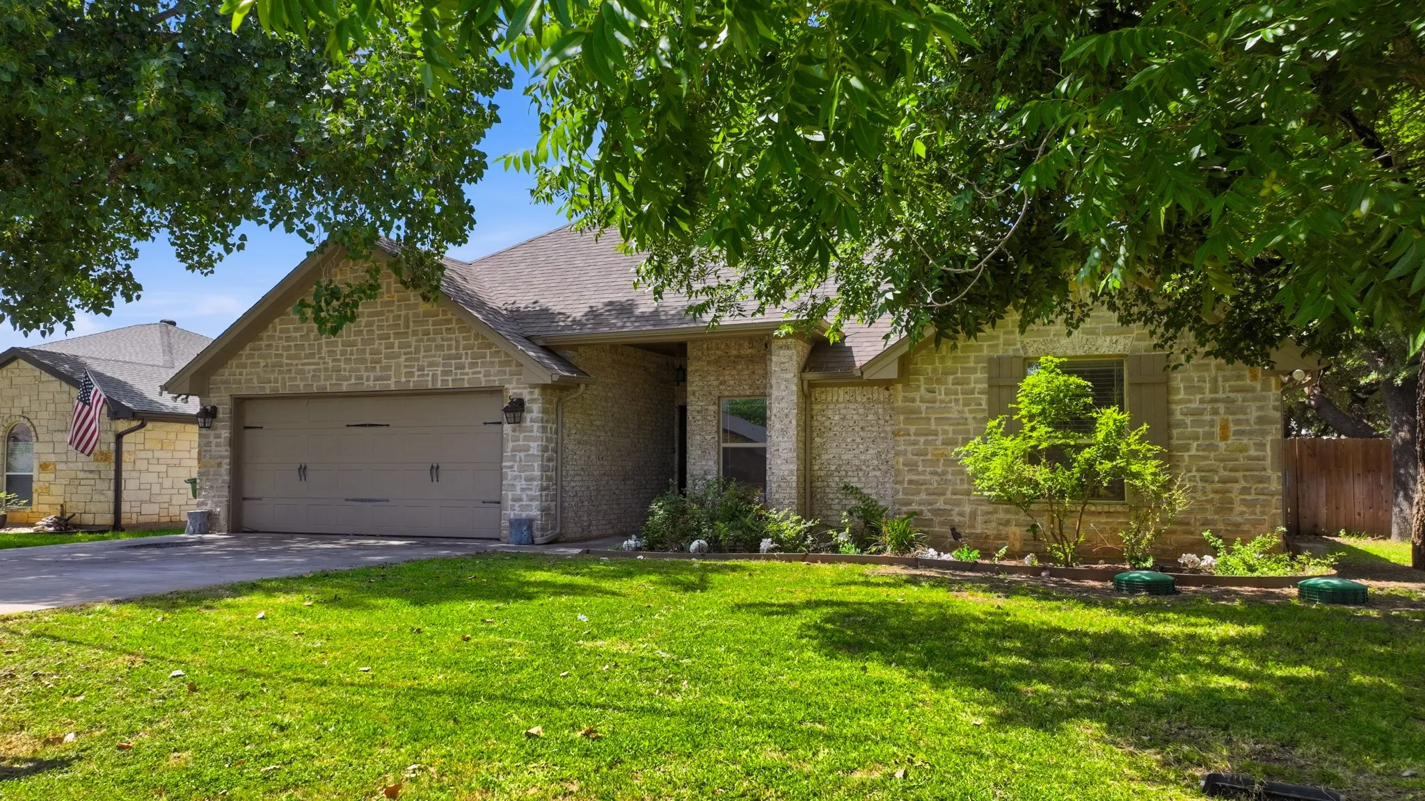 Single Family Residence For Sale in Hood County , 4016 Cherokee Court, Granbury, Texas 76048, 4 Bedroom, 2 Bathroom, 2 Garage spaces, 1,917 Sqft, built in 2019, mls#21299737, Real Estate Agent in Granbury, Homes For Sale in Hood county, Homes For Sale in Granbury, Realtor in Granbury Texas, Real Estate Brokerage Independent Realty Texas, Luminita Cordes Realtor