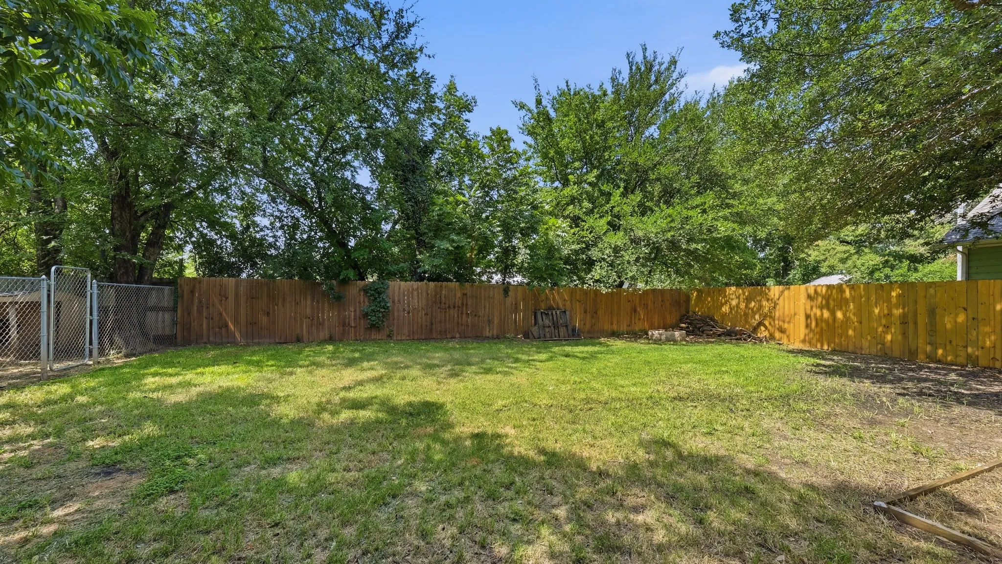 Single Family Residence For Sale in Hood County , 4016 Cherokee Court, Granbury, Texas 76048, 4 Bedroom, 2 Bathroom, 2 Garage spaces, 1,917 Sqft, built in 2019, mls#21299737, Real Estate Agent in Granbury, Homes For Sale in Hood county, Homes For Sale in Granbury, Realtor in Granbury Texas, Real Estate Brokerage Independent Realty Texas, Luminita Cordes Realtor