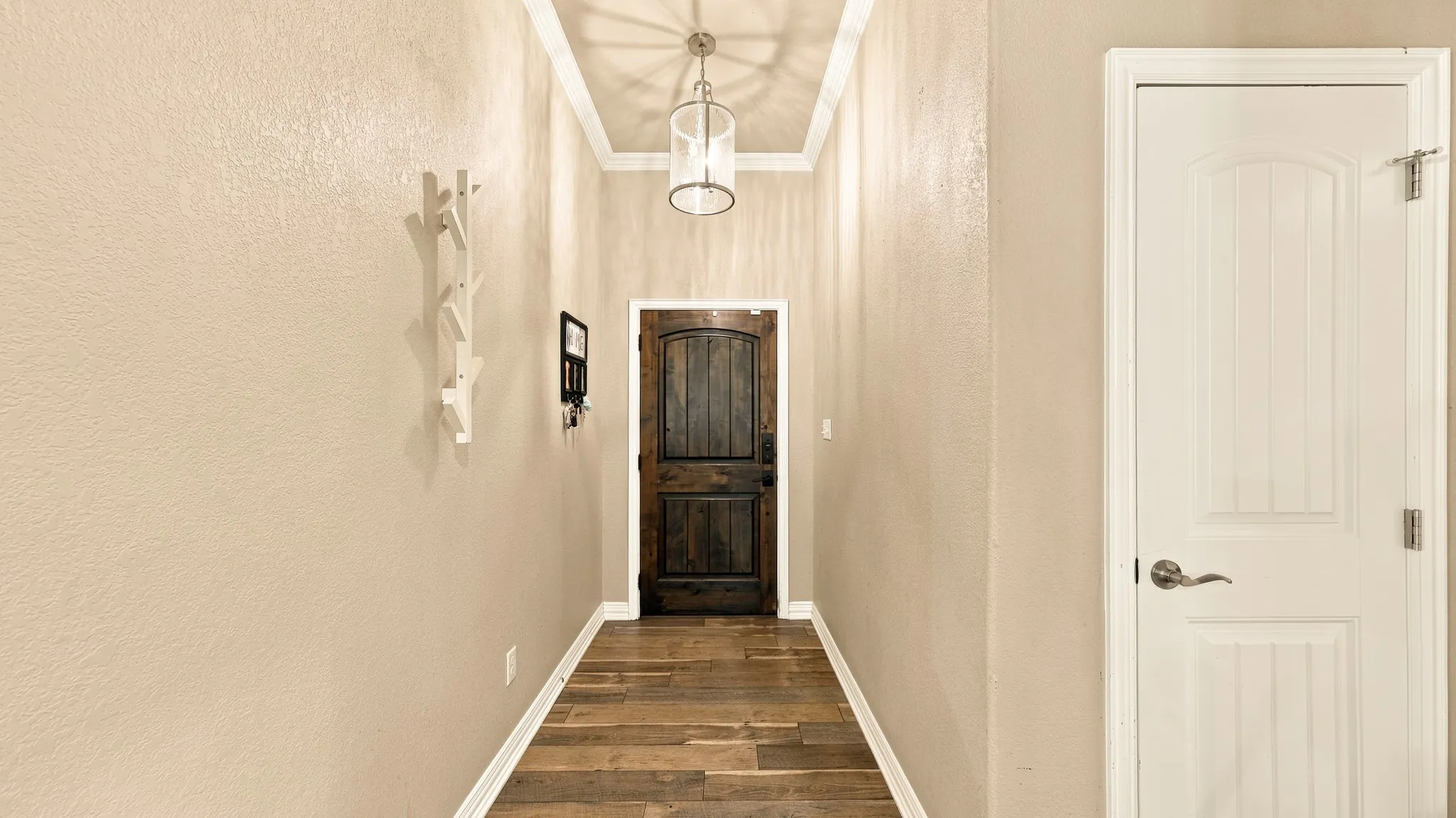 Single Family Residence For Sale in Hood County , 4016 Cherokee Court, Granbury, Texas 76048, 4 Bedroom, 2 Bathroom, 2 Garage spaces, 1,917 Sqft, built in 2019, mls#21299737, Real Estate Agent in Granbury, Homes For Sale in Hood county, Homes For Sale in Granbury, Realtor in Granbury Texas, Real Estate Brokerage Independent Realty Texas, Luminita Cordes Realtor