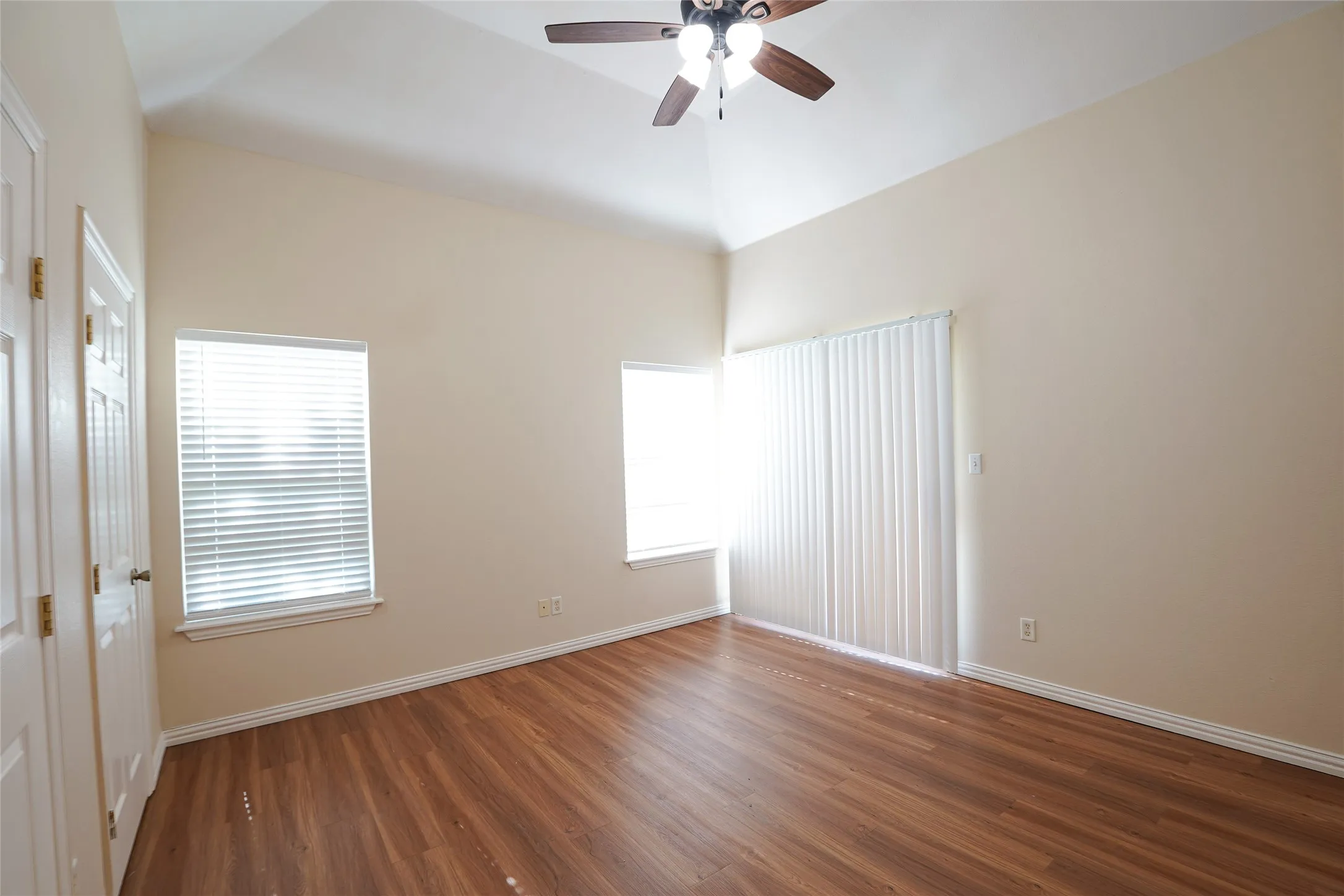 Duplex For Sale in Wise County , 1101 Cates Street, Bridgeport, Texas 76426, 10 Bedroom, 4 Bathroom, Garage spaces, 0 Sqft, built in 2003, mls#21297498, Real Estate Agent in Bridgeport, Homes For Sale in Wise county, Homes For Sale in Bridgeport, Realtor in Bridgeport Texas, Real Estate Brokerage Independent Realty Texas, Luminita Cordes Realtor