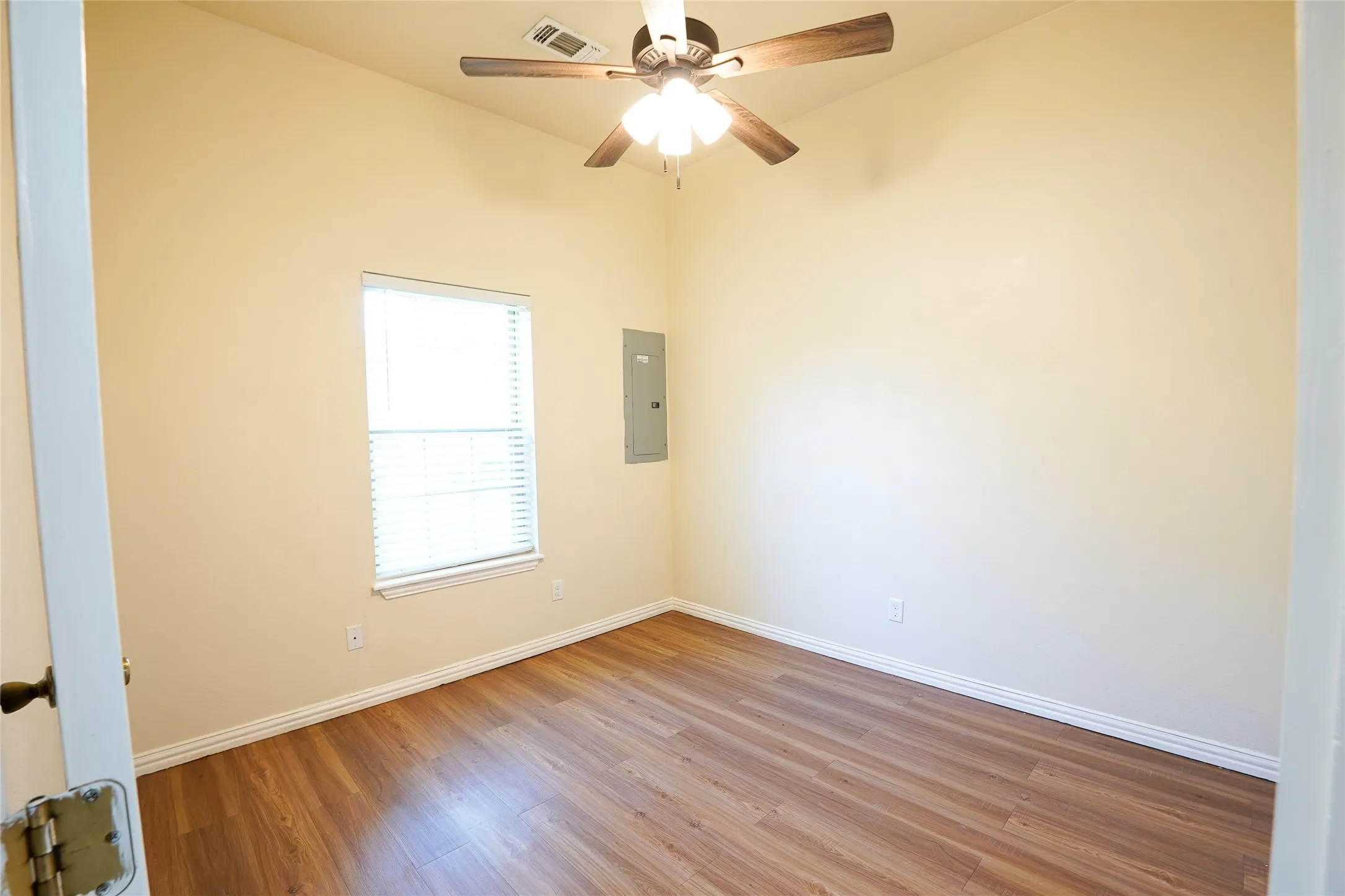 Duplex For Sale in Wise County , 1101 Cates Street, Bridgeport, Texas 76426, 10 Bedroom, 4 Bathroom, Garage spaces, 0 Sqft, built in 2003, mls#21297498, Real Estate Agent in Bridgeport, Homes For Sale in Wise county, Homes For Sale in Bridgeport, Realtor in Bridgeport Texas, Real Estate Brokerage Independent Realty Texas, Luminita Cordes Realtor