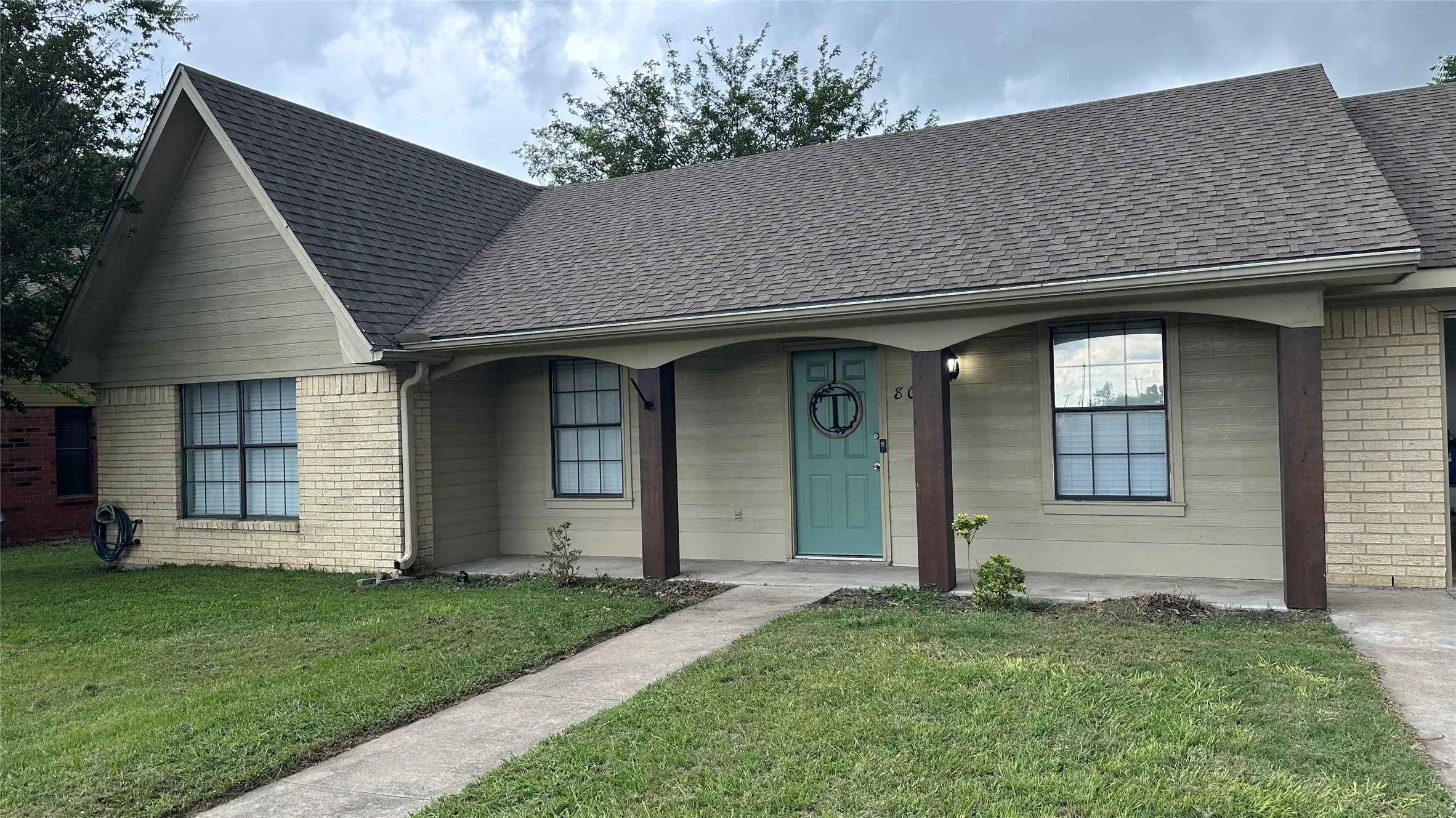 Single Family Residence For Sale in Limestone County , 806 Crestline Drive, Mexia, Texas 76667, 3 Bedroom, 2 Bathroom, 2 Garage spaces, 1,862 Sqft, built in 1986, Price $239,000, mls#21301092, Real Estate Agent in Mexia, Homes For Sale in Limestone county, Homes For Sale in Mexia, Realtor in Mexia Texas, Real Estate Brokerage Independent Realty Texas, Luminita Cordes Realtor