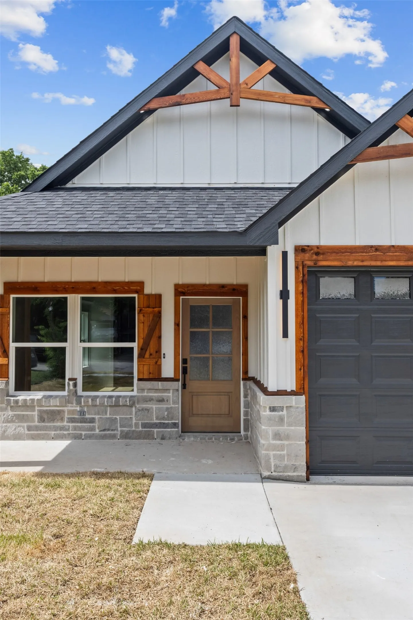 Single Family Residence For Sale in Tarrant County , 1004 W Broadus Avenue, Fort Worth, Texas 76115, 3 Bedroom, 2 Bathroom, 1 Garage spaces, 1,628 Sqft, built in 2026, mls#21301093, Real Estate Agent in Fort Worth, Homes For Sale in Tarrant county, Homes For Sale in Fort Worth, Realtor in Fort Worth Texas, Real Estate Brokerage Independent Realty Texas, Luminita Cordes Realtor
