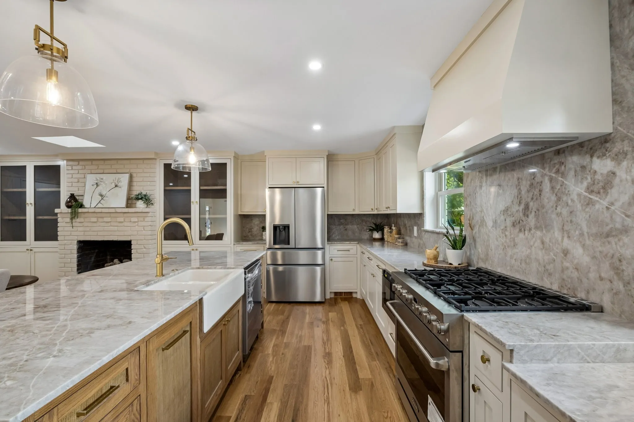 Single Family Residence For Sale in Dallas County , 7048 Arboreal Drive, Dallas, Texas 75231, 3 Bedroom, 3 Bathroom, 2 Garage spaces, 2,753 Sqft, built in 1960, mls#21297420, Real Estate Agent in Dallas, Homes For Sale in Dallas county, Homes For Sale in Dallas, Realtor in Dallas Texas, Real Estate Brokerage Independent Realty Texas, Luminita Cordes Realtor
