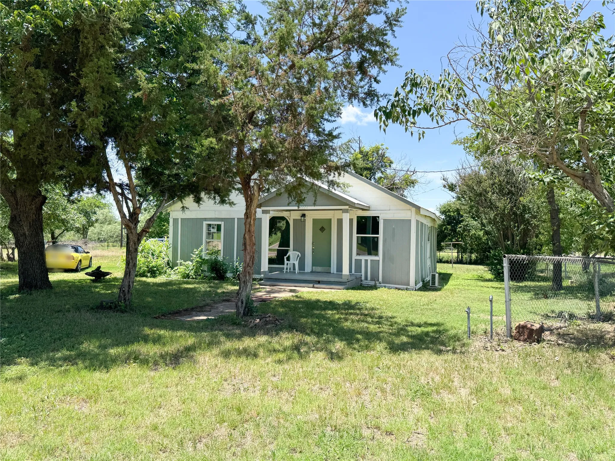 Single Family Residence For Sale in Eastland County , 1402 Avenue A, Cisco, Texas 76437, 2 Bedroom, 2 Bathroom, Garage spaces, 1,155 Sqft, built in 1940, mls#21299935, Real Estate Agent in Cisco, Homes For Sale in Eastland county, Homes For Sale in Cisco, Realtor in Cisco Texas, Real Estate Brokerage Independent Realty Texas, Luminita Cordes Realtor