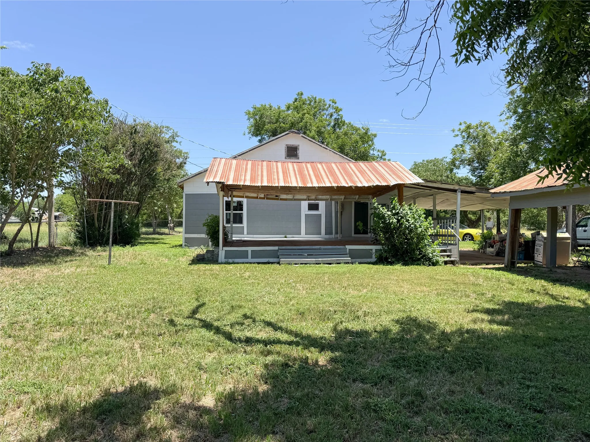 Single Family Residence For Sale in Eastland County , 1402 Avenue A, Cisco, Texas 76437, 2 Bedroom, 2 Bathroom, Garage spaces, 1,155 Sqft, built in 1940, mls#21299935, Real Estate Agent in Cisco, Homes For Sale in Eastland county, Homes For Sale in Cisco, Realtor in Cisco Texas, Real Estate Brokerage Independent Realty Texas, Luminita Cordes Realtor