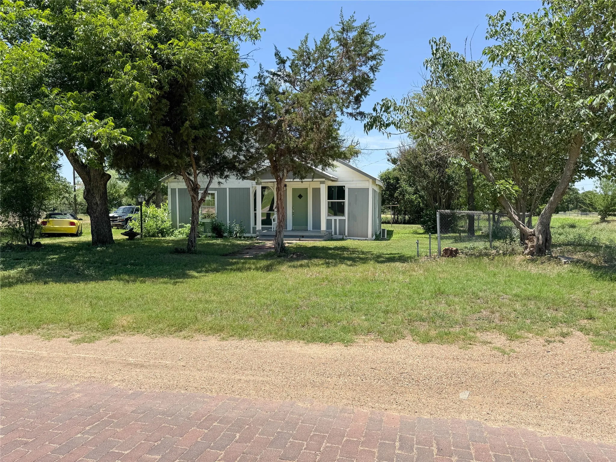 Single Family Residence For Sale in Eastland County , 1402 Avenue A, Cisco, Texas 76437, 2 Bedroom, 2 Bathroom, Garage spaces, 1,155 Sqft, built in 1940, mls#21299935, Real Estate Agent in Cisco, Homes For Sale in Eastland county, Homes For Sale in Cisco, Realtor in Cisco Texas, Real Estate Brokerage Independent Realty Texas, Luminita Cordes Realtor