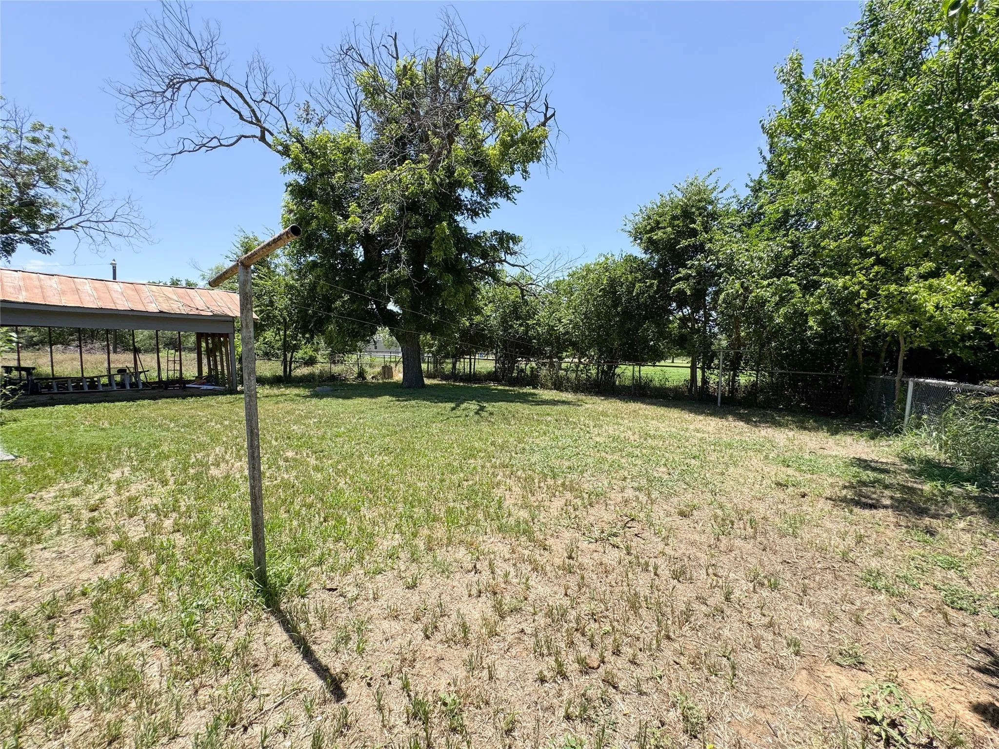 Single Family Residence For Sale in Eastland County , 1402 Avenue A, Cisco, Texas 76437, 2 Bedroom, 2 Bathroom, Garage spaces, 1,155 Sqft, built in 1940, mls#21299935, Real Estate Agent in Cisco, Homes For Sale in Eastland county, Homes For Sale in Cisco, Realtor in Cisco Texas, Real Estate Brokerage Independent Realty Texas, Luminita Cordes Realtor