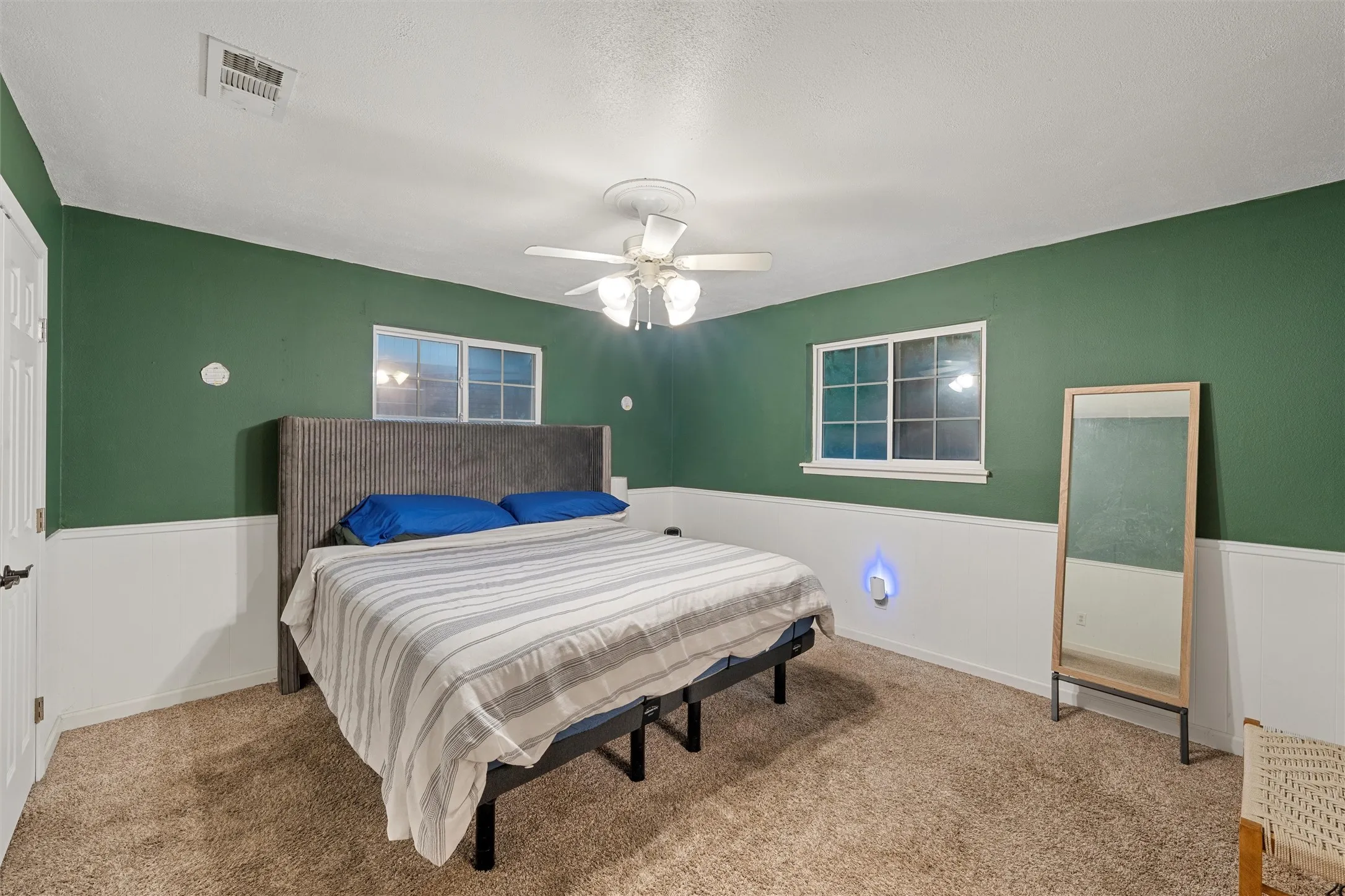 Single Family Residence For Rent in Mc Lennan County , 518 Fairway Road, Woodway, Texas 76712, 3 Bedroom, 2 Bathroom, Garage spaces, 2,223 Sqft, built in 1965, mls#21300006, Real Estate Agent in Woodway, Homes For Rent in Mc Lennan county, Homes For Rent in Woodway, Realtor in Woodway Texas, Real Estate Brokerage Independent Realty Texas, Luminita Cordes Realtor