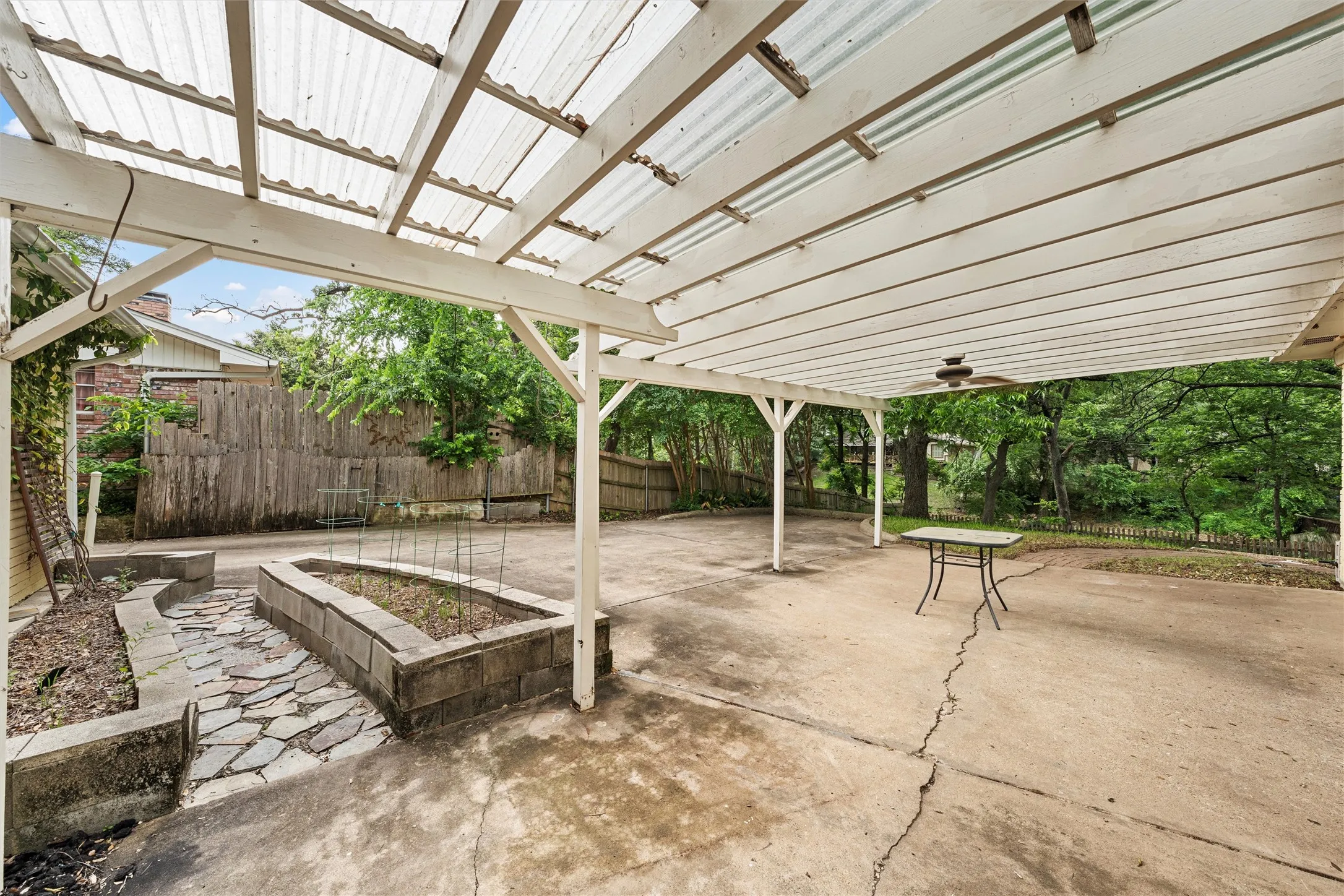 Single Family Residence For Rent in Mc Lennan County , 518 Fairway Road, Woodway, Texas 76712, 3 Bedroom, 2 Bathroom, Garage spaces, 2,223 Sqft, built in 1965, mls#21300006, Real Estate Agent in Woodway, Homes For Rent in Mc Lennan county, Homes For Rent in Woodway, Realtor in Woodway Texas, Real Estate Brokerage Independent Realty Texas, Luminita Cordes Realtor
