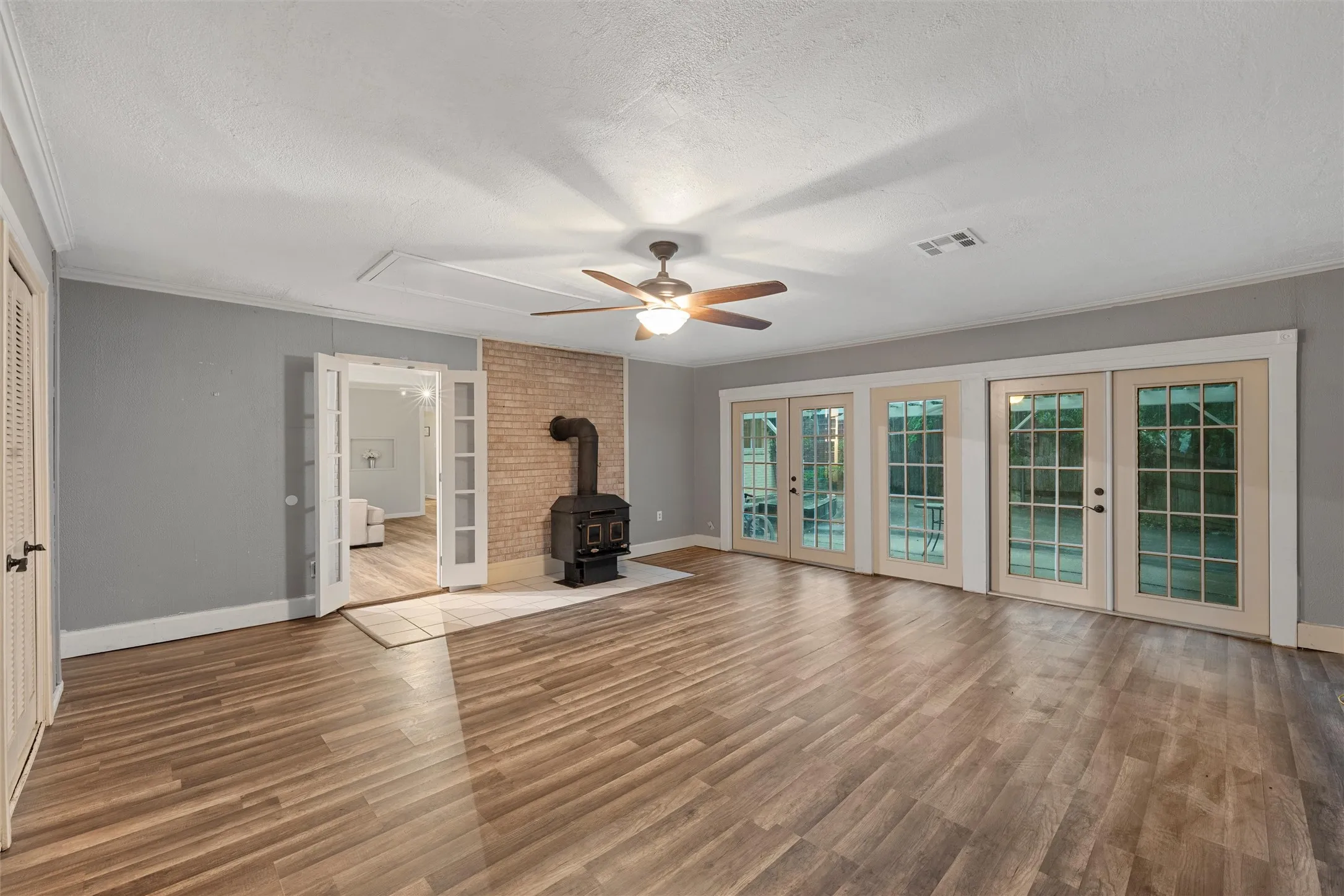 Single Family Residence For Rent in Mc Lennan County , 518 Fairway Road, Woodway, Texas 76712, 3 Bedroom, 2 Bathroom, Garage spaces, 2,223 Sqft, built in 1965, mls#21300006, Real Estate Agent in Woodway, Homes For Rent in Mc Lennan county, Homes For Rent in Woodway, Realtor in Woodway Texas, Real Estate Brokerage Independent Realty Texas, Luminita Cordes Realtor