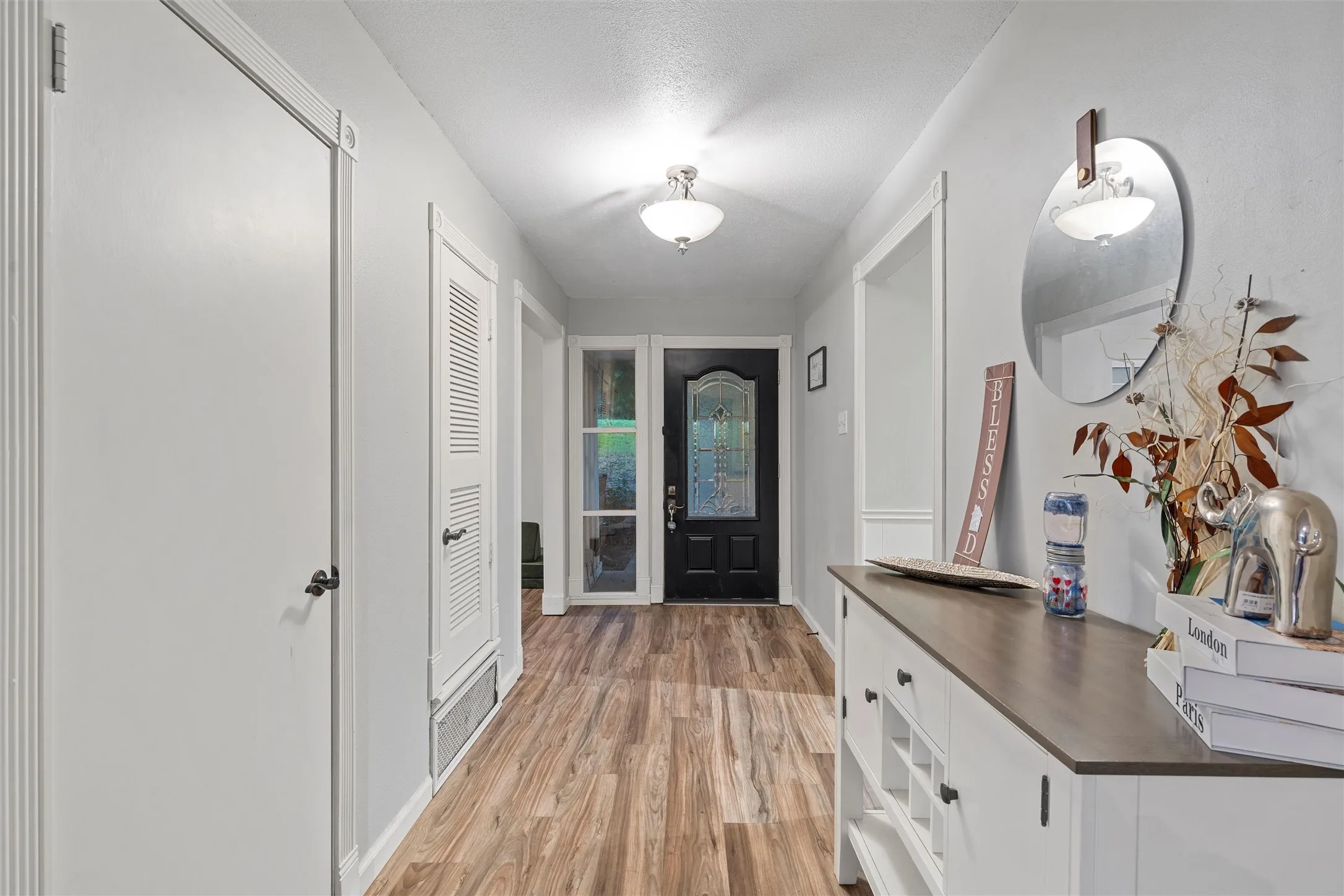 Single Family Residence For Rent in Mc Lennan County , 518 Fairway Road, Woodway, Texas 76712, 3 Bedroom, 2 Bathroom, Garage spaces, 2,223 Sqft, built in 1965, mls#21300006, Real Estate Agent in Woodway, Homes For Rent in Mc Lennan county, Homes For Rent in Woodway, Realtor in Woodway Texas, Real Estate Brokerage Independent Realty Texas, Luminita Cordes Realtor