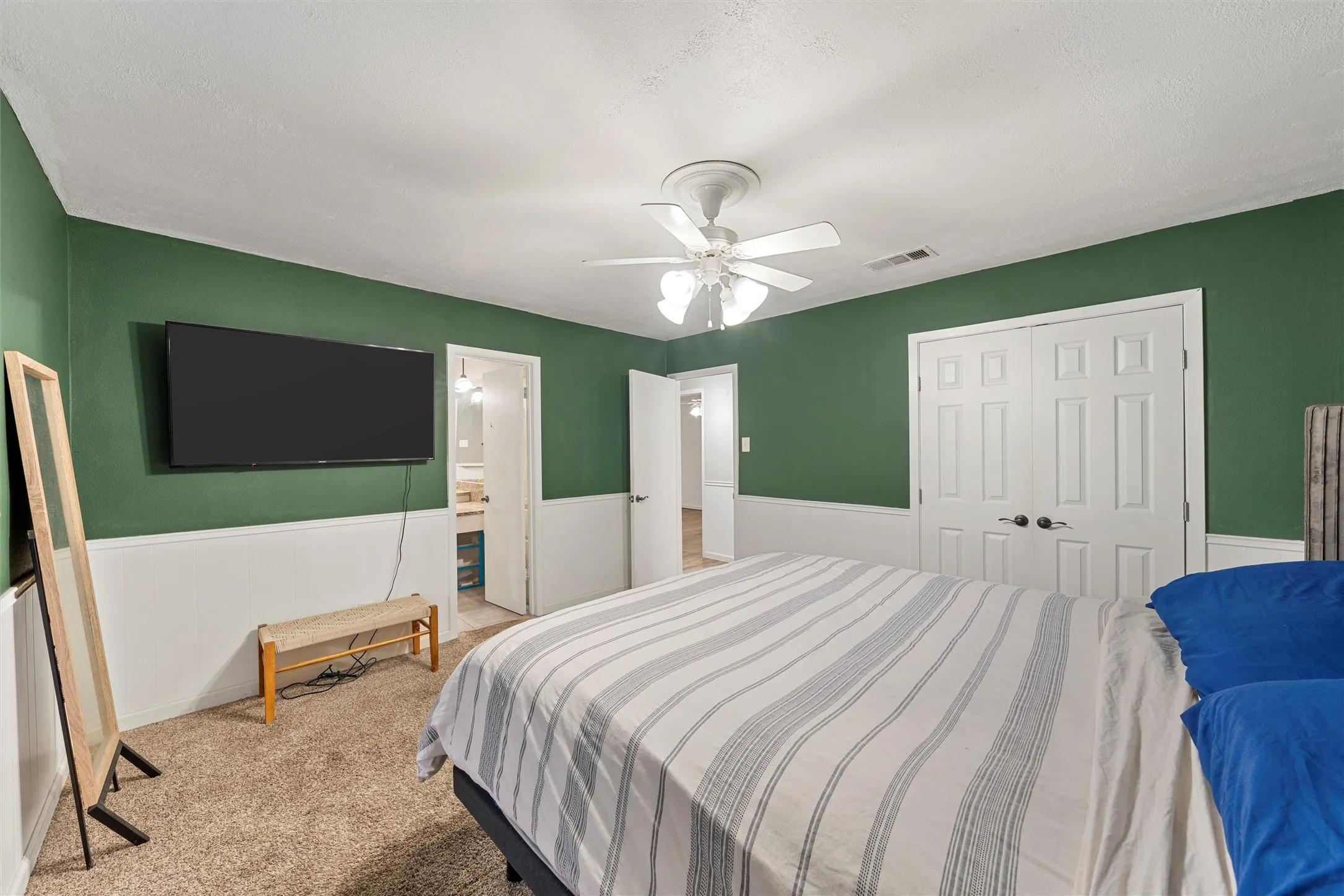Single Family Residence For Rent in Mc Lennan County , 518 Fairway Road, Woodway, Texas 76712, 3 Bedroom, 2 Bathroom, Garage spaces, 2,223 Sqft, built in 1965, mls#21300006, Real Estate Agent in Woodway, Homes For Rent in Mc Lennan county, Homes For Rent in Woodway, Realtor in Woodway Texas, Real Estate Brokerage Independent Realty Texas, Luminita Cordes Realtor