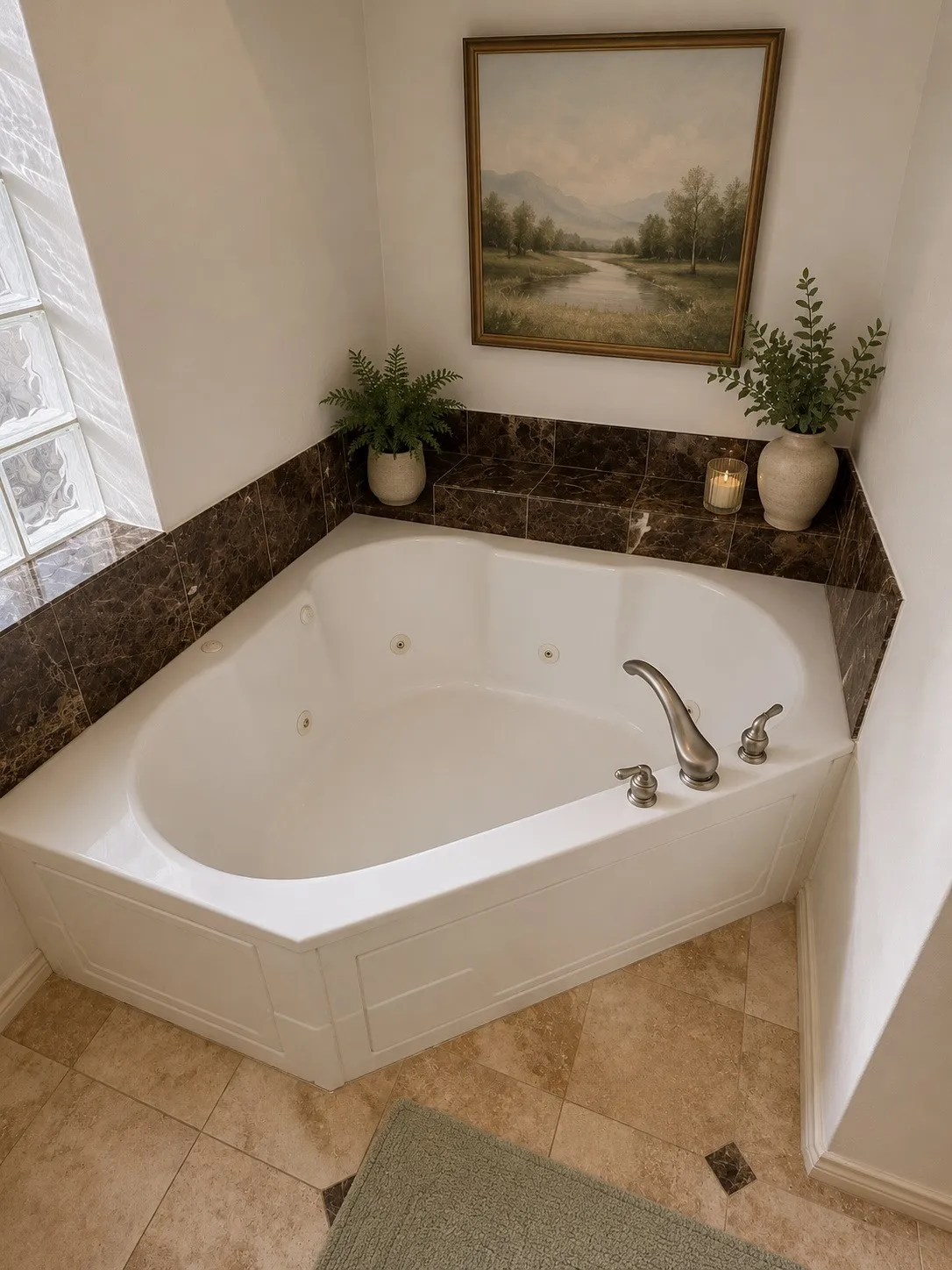 master bathroom jetted tub - virtually staged