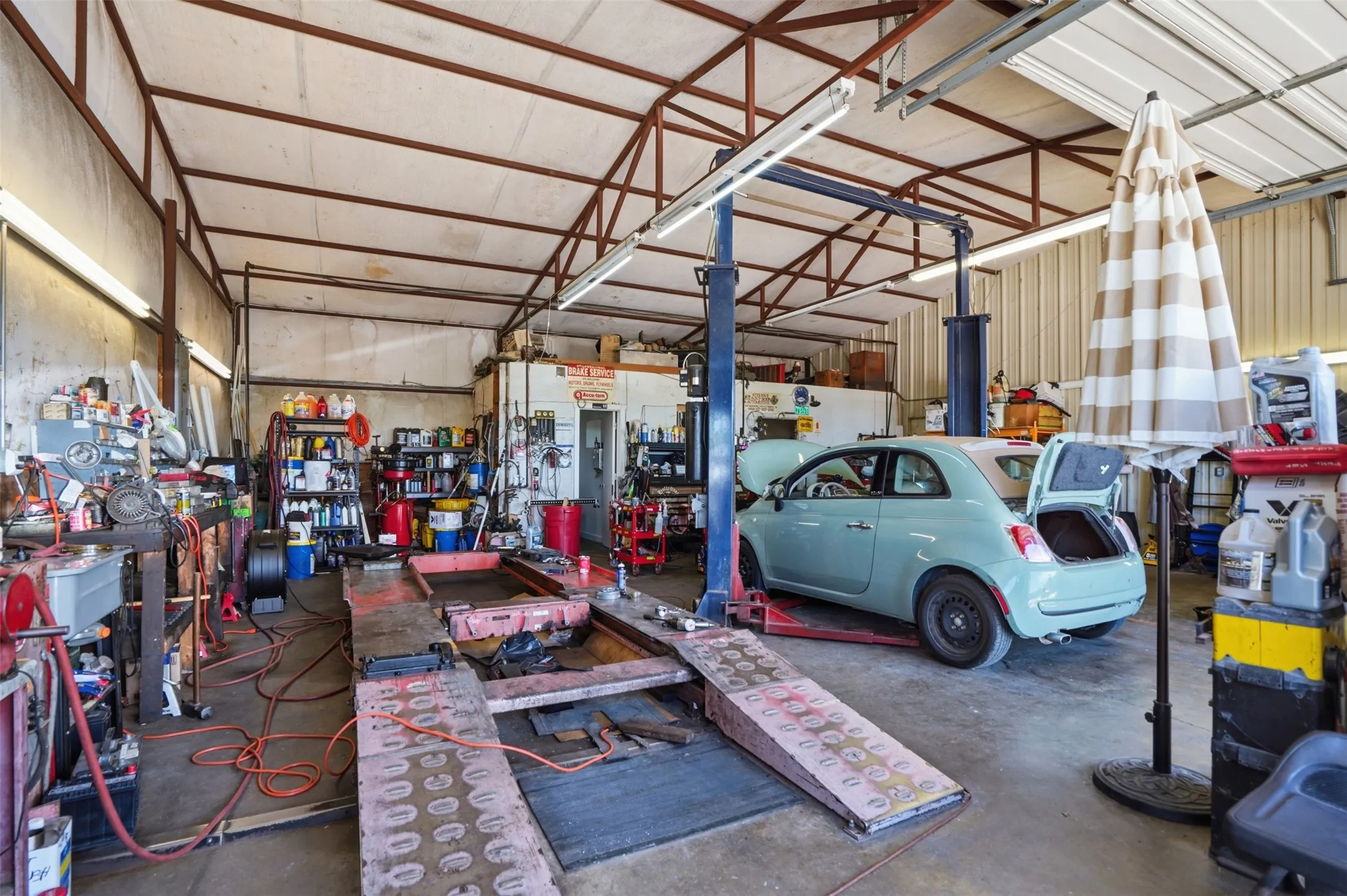 Business For Sale in Tarrant County , 5416 Jacksboro Highway, Sansom Park, Texas 76114, 0, 0, Garage spaces, 0 Sqft, built in 1960, mls#21301110, Real Estate Agent in Sansom Park, Homes For Sale in Tarrant county, Homes For Sale in Sansom Park, Realtor in Sansom Park Texas, Real Estate Brokerage Independent Realty Texas, Luminita Cordes Realtor