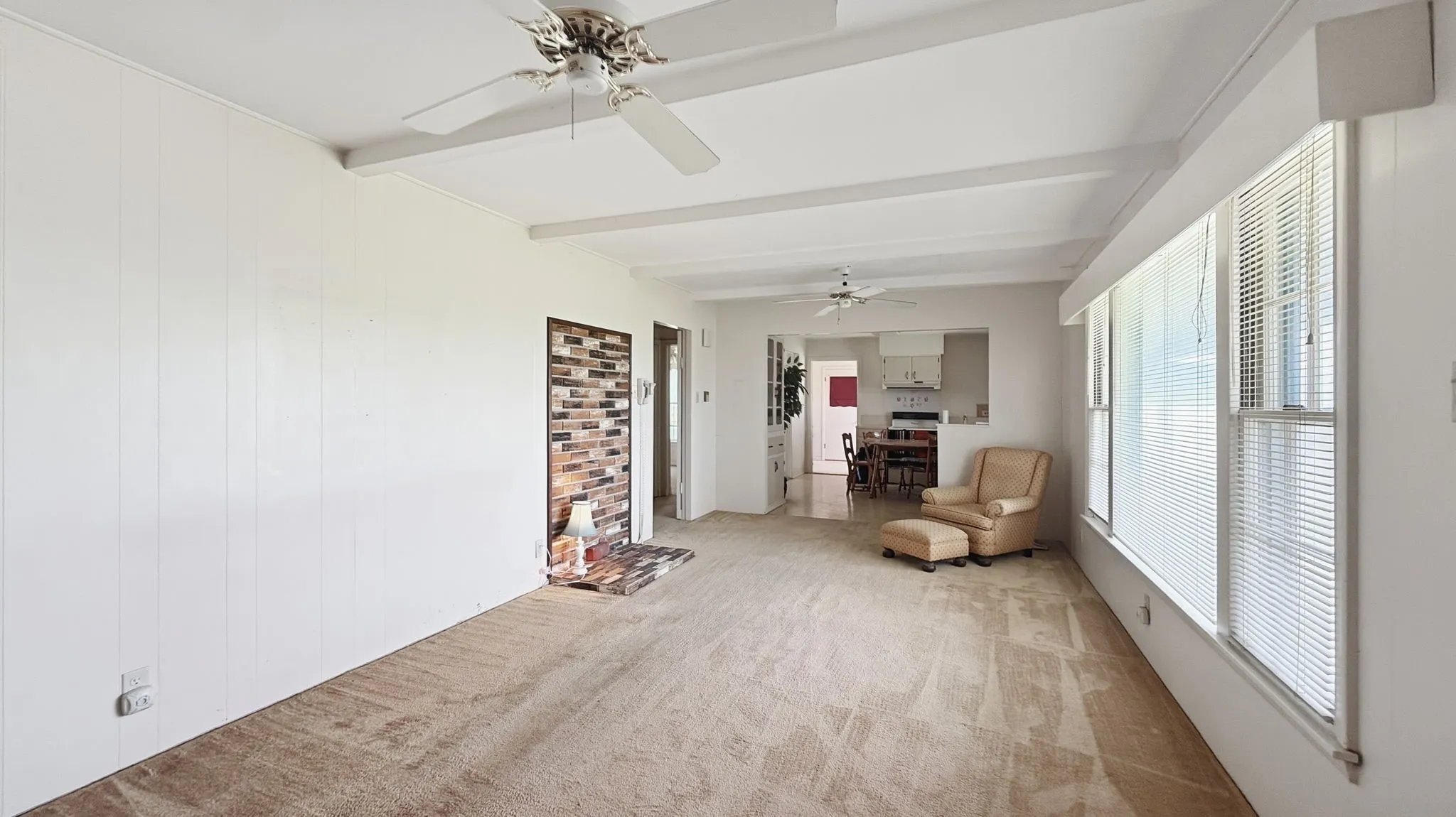 Single Family Residence For Sale in Grayson County , 59 Noland Road, Whitesboro, Texas 76273, 2 Bedroom, 2 Bathroom, Garage spaces, 1,412 Sqft, built in 1951, mls#21300956, Real Estate Agent in Whitesboro, Homes For Sale in Grayson county, Homes For Sale in Whitesboro, Realtor in Whitesboro Texas, Real Estate Brokerage Independent Realty Texas, Luminita Cordes Realtor