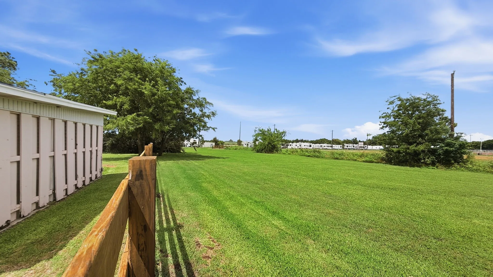 Single Family Residence For Sale in Grayson County , 59 Noland Road, Whitesboro, Texas 76273, 2 Bedroom, 2 Bathroom, Garage spaces, 1,412 Sqft, built in 1951, mls#21300956, Real Estate Agent in Whitesboro, Homes For Sale in Grayson county, Homes For Sale in Whitesboro, Realtor in Whitesboro Texas, Real Estate Brokerage Independent Realty Texas, Luminita Cordes Realtor