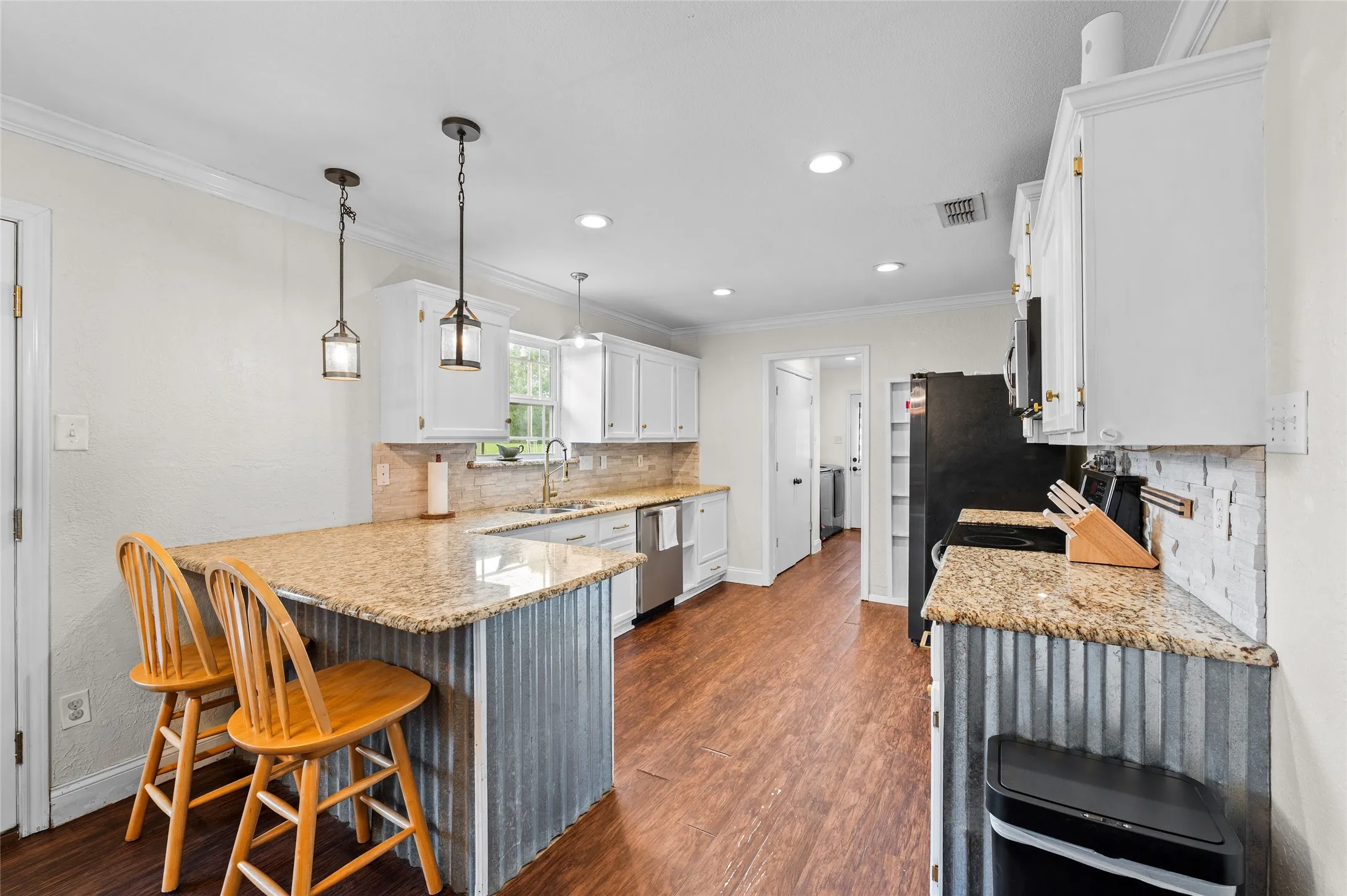 Single Family Residence For Sale in Wood County , 821 County road 3245, Quitman, Texas 75783, 2 Bedrooms, 2 Bathrooms, Garage spaces, 1,248 Sqft, built in 2006, Price $244,900, mls#21301147, Real Estate Agent in Quitman, Homes For Sale in Wood county, Homes For Sale in Quitman, Realtor in Quitman Texas, Real Estate Brokerage Independent Realty Texas, Luminita Cordes Realtor