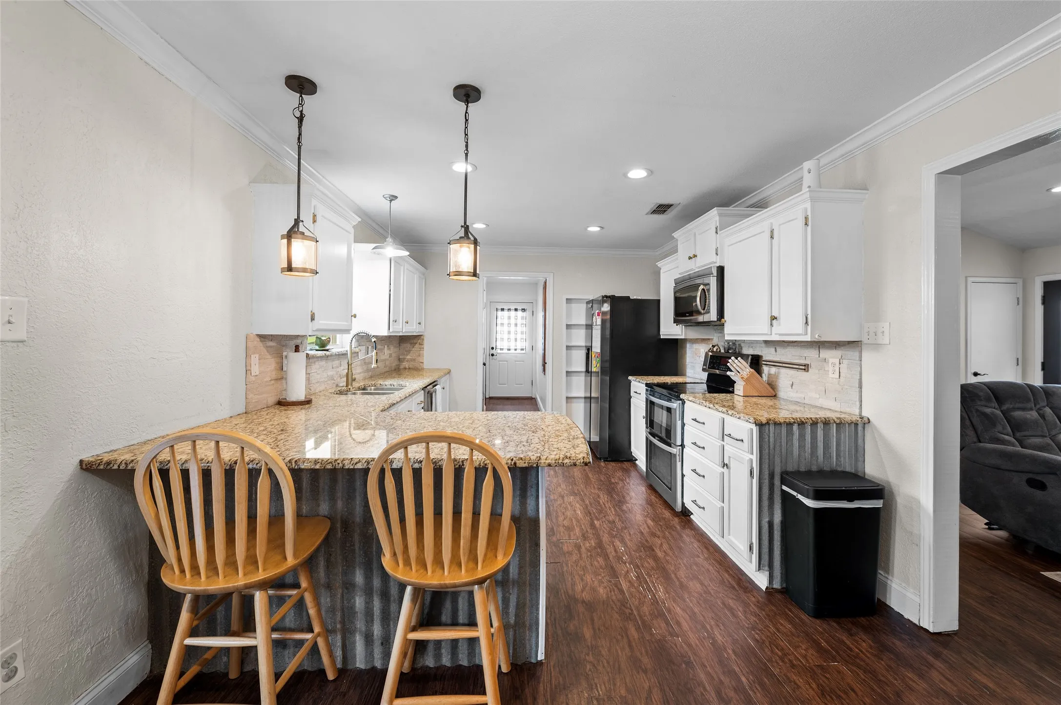 Single Family Residence For Sale in Wood County , 821 County road 3245, Quitman, Texas 75783, 2 Bedrooms, 2 Bathrooms, Garage spaces, 1,248 Sqft, built in 2006, Price $244,900, mls#21301147, Real Estate Agent in Quitman, Homes For Sale in Wood county, Homes For Sale in Quitman, Realtor in Quitman Texas, Real Estate Brokerage Independent Realty Texas, Luminita Cordes Realtor