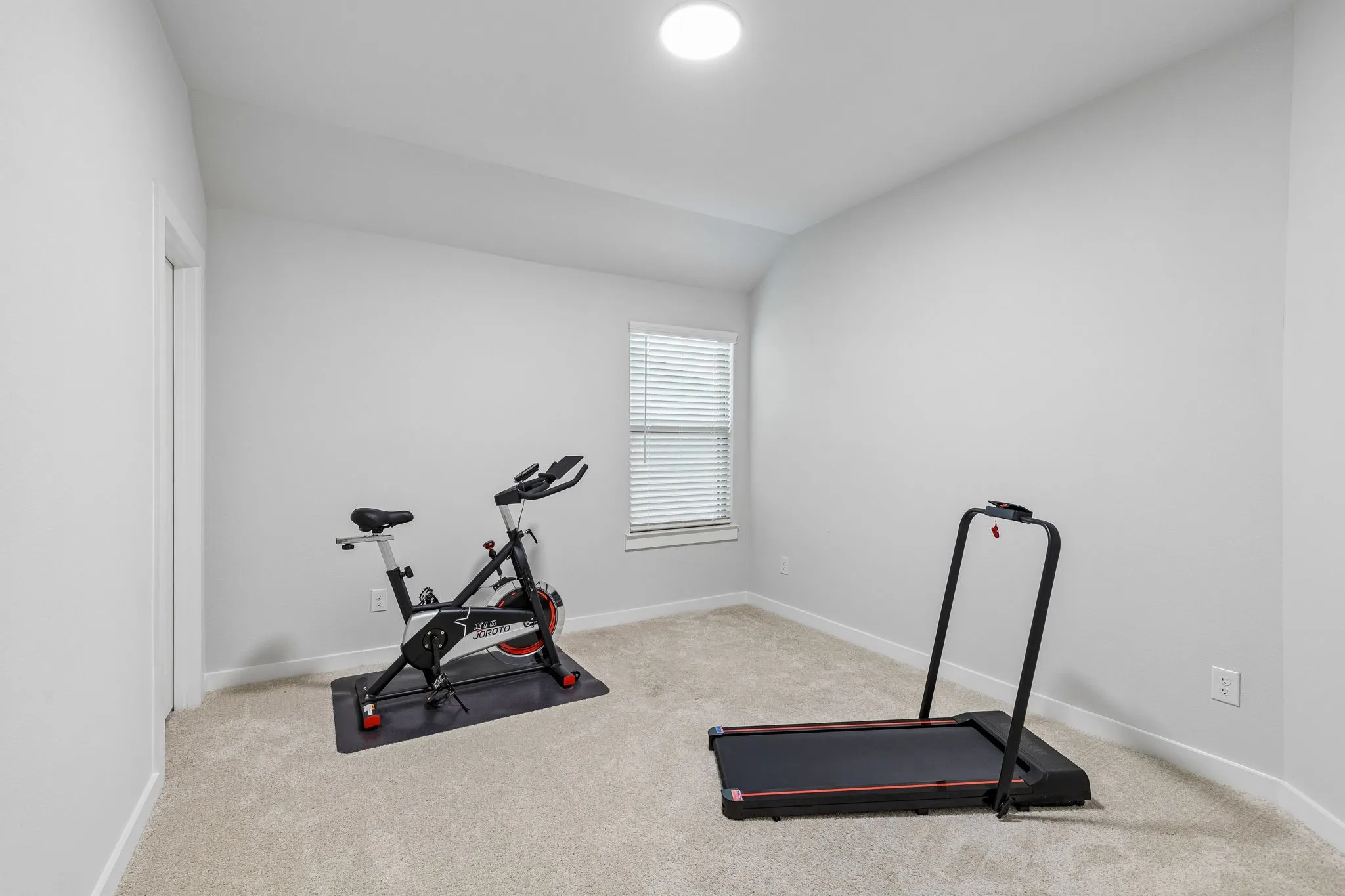 Upstairs secondary bedroom