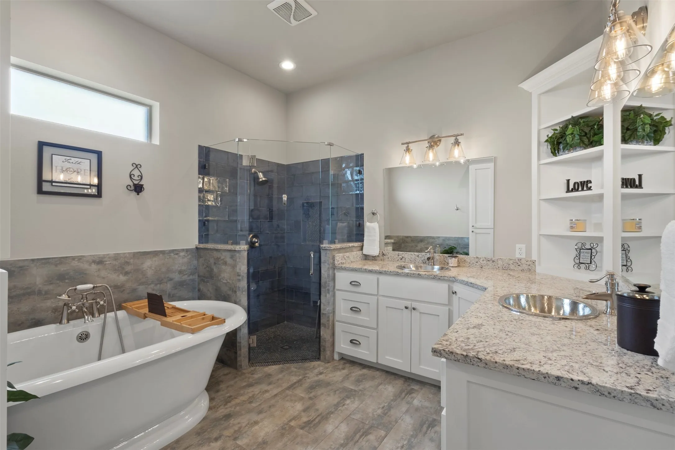 Single Family Residence For Sale in Grayson County , 10078 Farmington Road, Van Alstyne, Texas 75495, 5 Bedroom, 5 Bathroom, 12 Garage spaces, 2,690 Sqft, built in 2019, mls#21301099, Real Estate Agent in Van Alstyne, Homes For Sale in Grayson county, Homes For Sale in Van Alstyne, Realtor in Van Alstyne Texas, Real Estate Brokerage Independent Realty Texas, Luminita Cordes Realtor