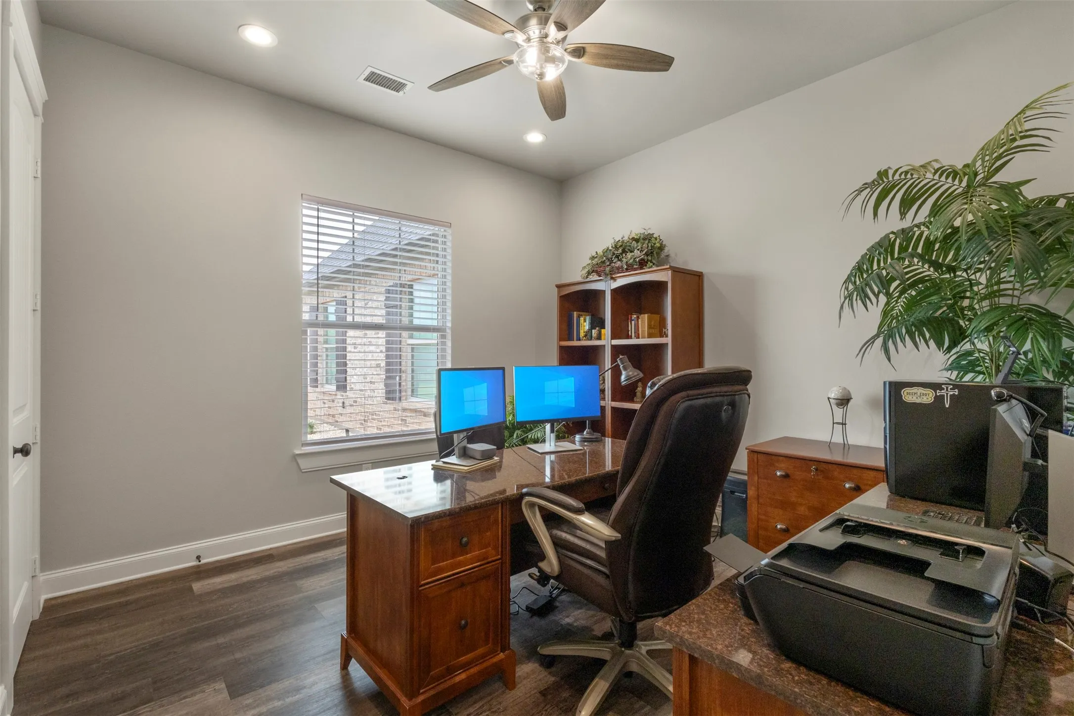 Single Family Residence For Sale in Grayson County , 10078 Farmington Road, Van Alstyne, Texas 75495, 5 Bedroom, 5 Bathroom, 12 Garage spaces, 2,690 Sqft, built in 2019, mls#21301099, Real Estate Agent in Van Alstyne, Homes For Sale in Grayson county, Homes For Sale in Van Alstyne, Realtor in Van Alstyne Texas, Real Estate Brokerage Independent Realty Texas, Luminita Cordes Realtor