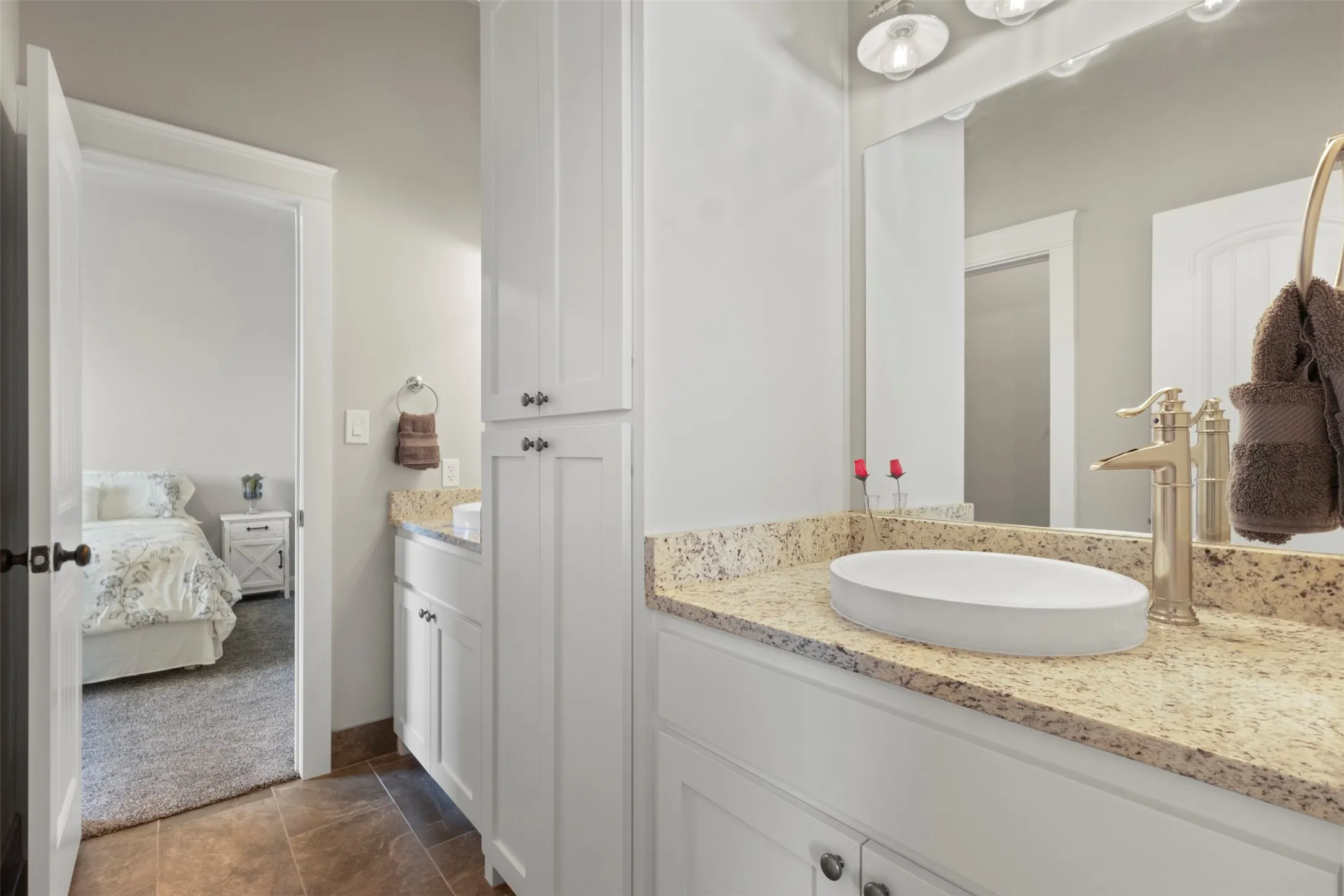 Single Family Residence For Sale in Grayson County , 10078 Farmington Road, Van Alstyne, Texas 75495, 5 Bedroom, 5 Bathroom, 12 Garage spaces, 2,690 Sqft, built in 2019, mls#21301099, Real Estate Agent in Van Alstyne, Homes For Sale in Grayson county, Homes For Sale in Van Alstyne, Realtor in Van Alstyne Texas, Real Estate Brokerage Independent Realty Texas, Luminita Cordes Realtor
