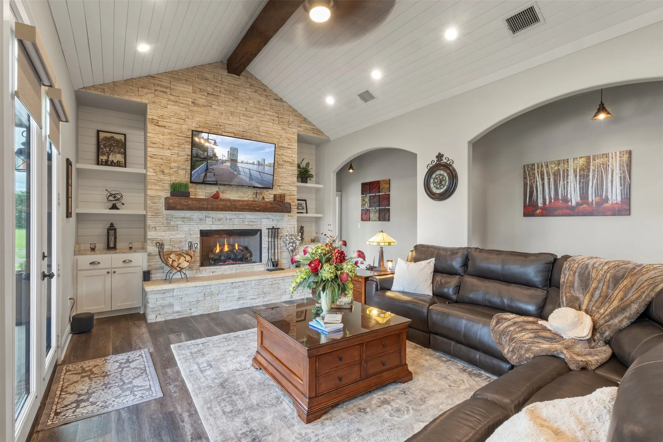 Single Family Residence For Sale in Grayson County , 10078 Farmington Road, Van Alstyne, Texas 75495, 5 Bedroom, 5 Bathroom, 12 Garage spaces, 2,690 Sqft, built in 2019, mls#21301099, Real Estate Agent in Van Alstyne, Homes For Sale in Grayson county, Homes For Sale in Van Alstyne, Realtor in Van Alstyne Texas, Real Estate Brokerage Independent Realty Texas, Luminita Cordes Realtor